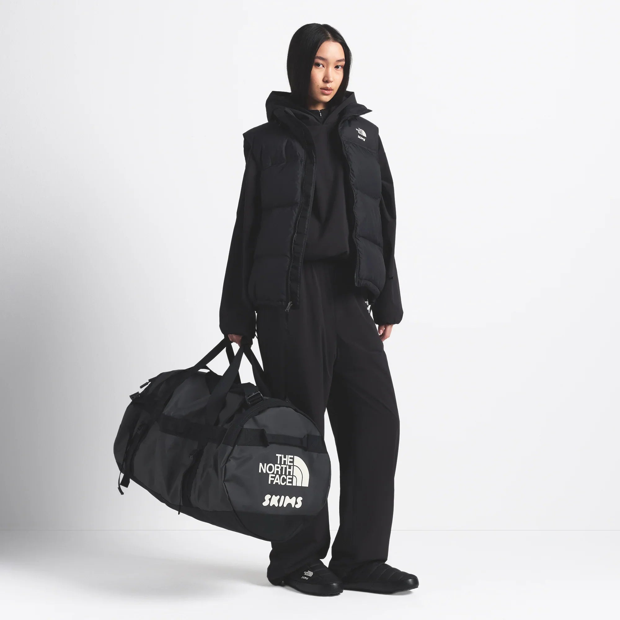 THE NORTH FACE X SKIMS LARGE BASE CAMP DUFFLE BAG | ONYX - Mind Türkiye
