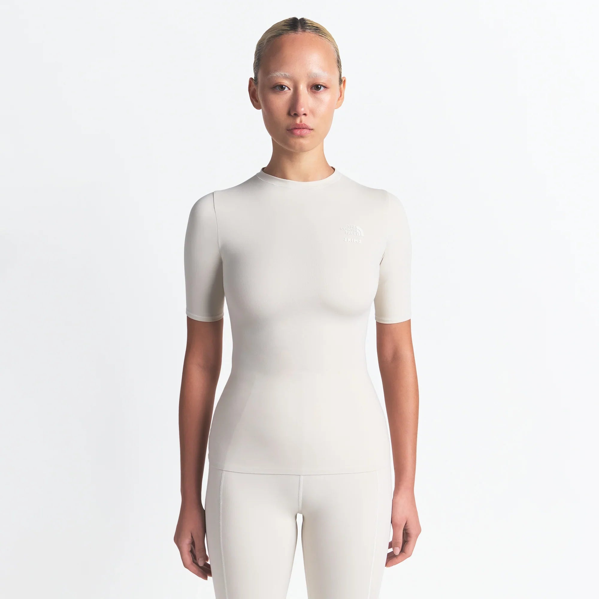 THE NORTH FACE X SKIMS REFINA SHORT SLEEVE TOP | BONE - Mind Türkiye
