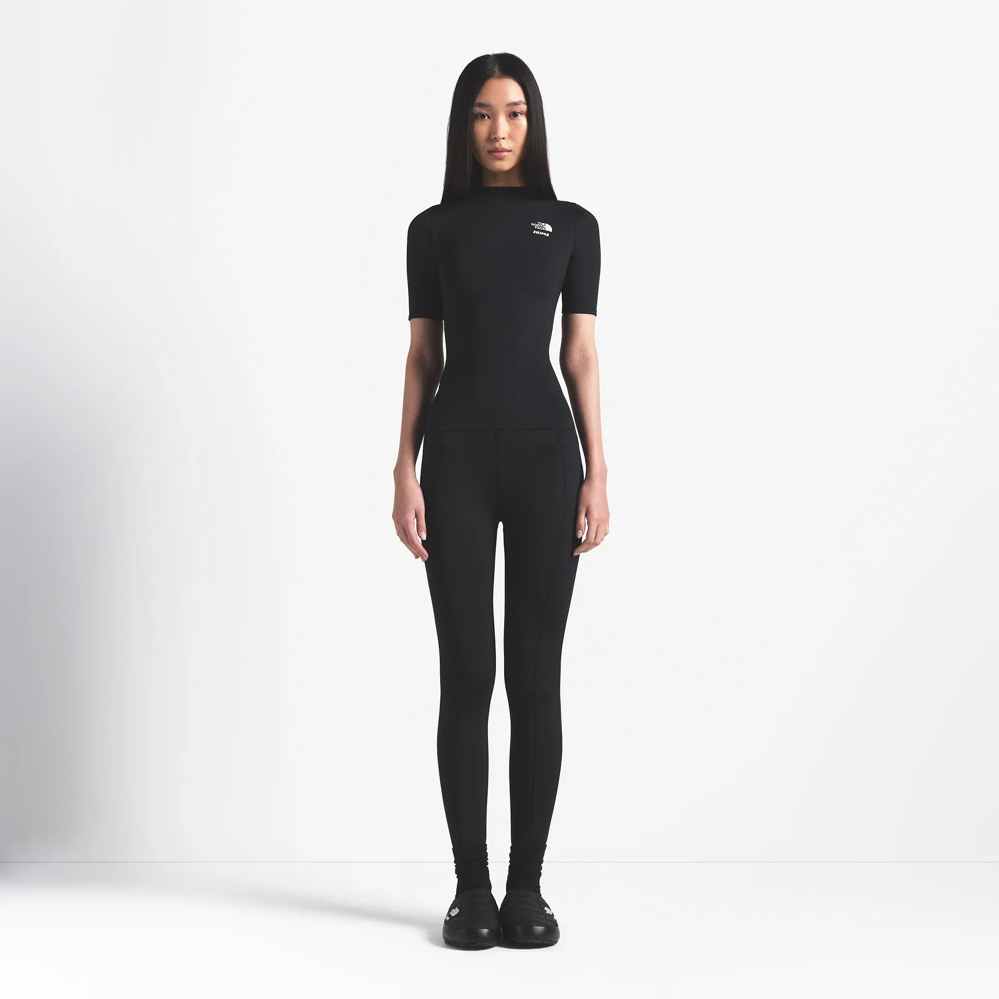 THE NORTH FACE X SKIMS REFINA SHORT SLEEVE TOP | ONYX - Mind Türkiye