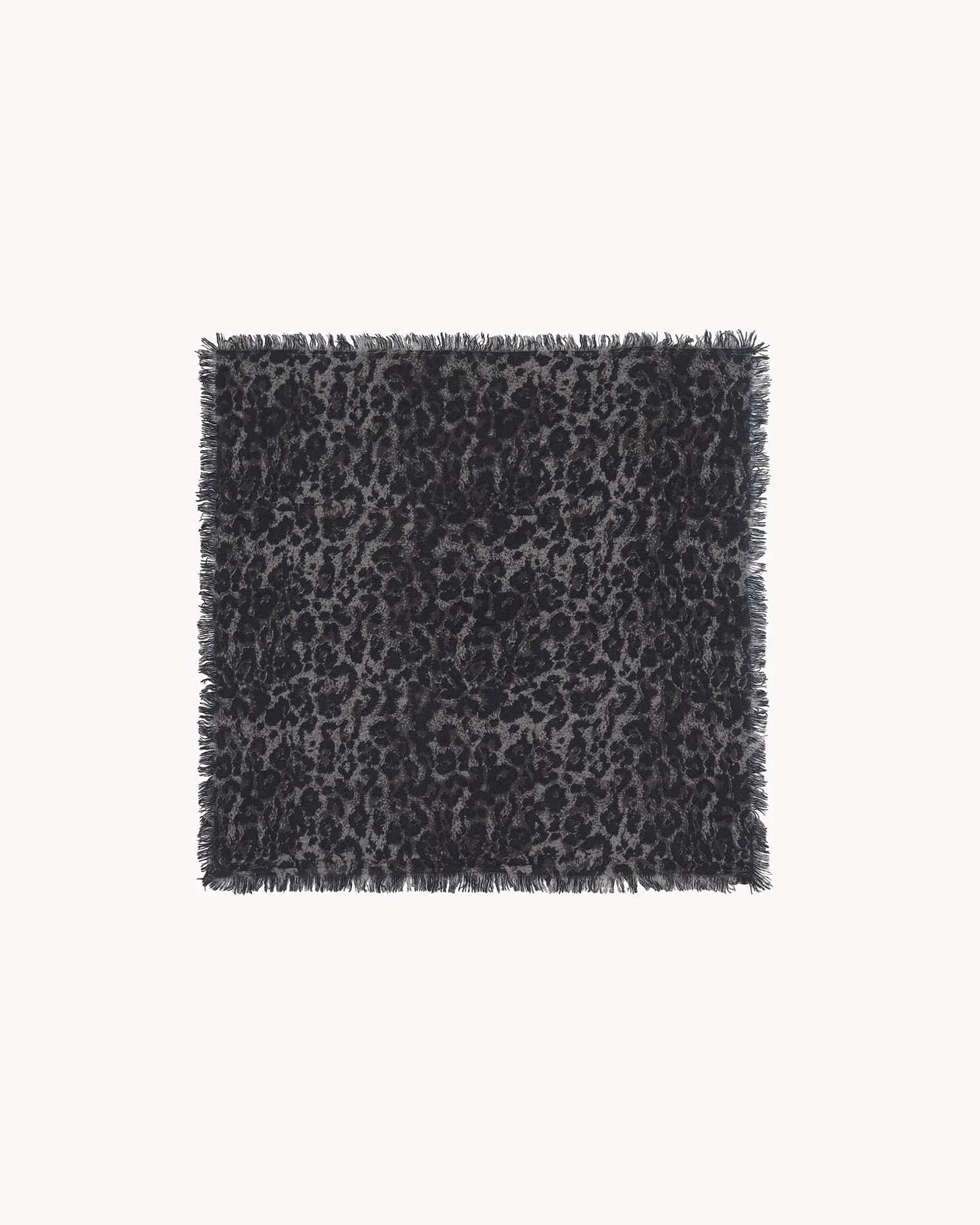 KUJTEN Small Bandana Hachi Snow Panther Taupe – Bandana - Mind Türkiye