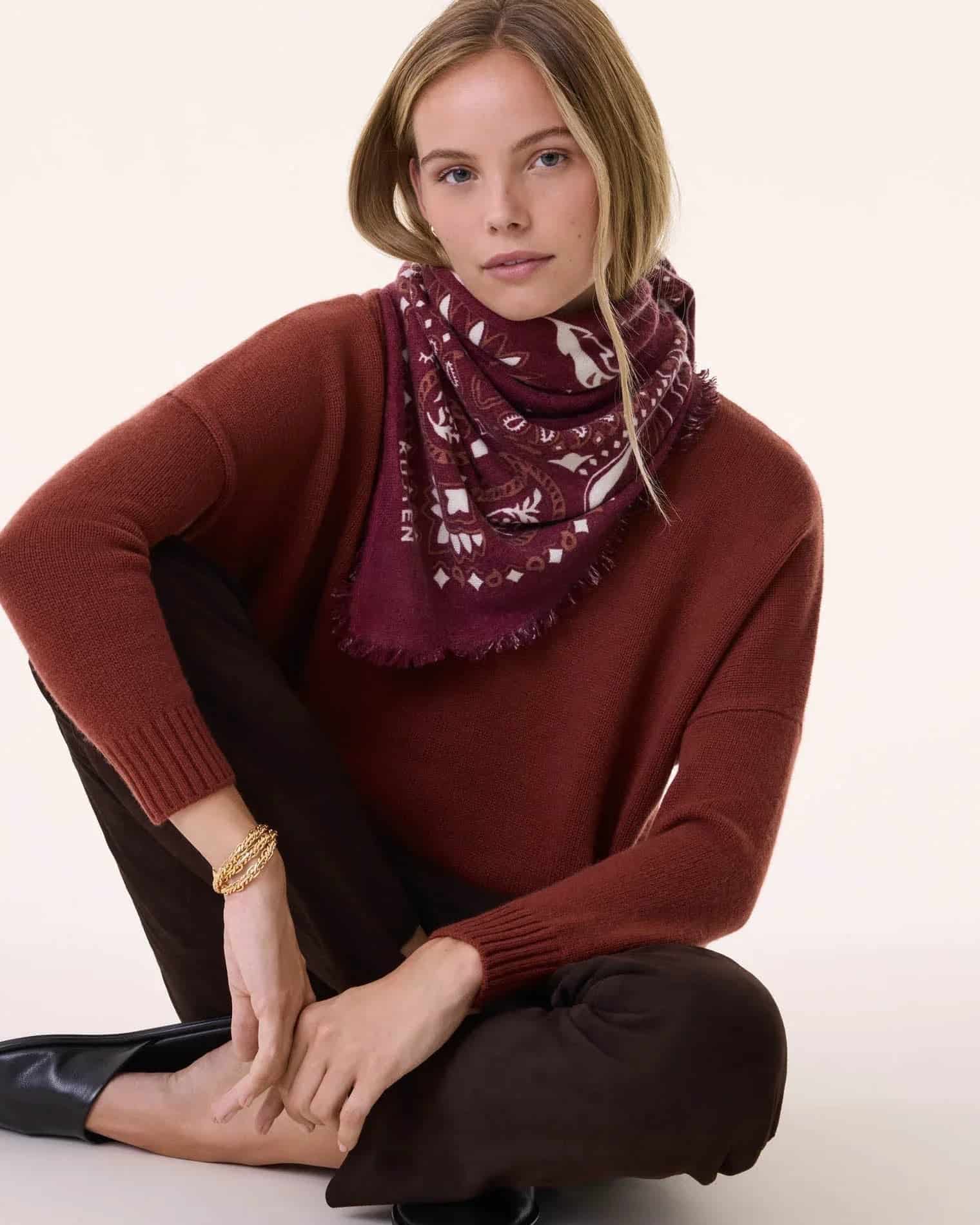 KUJTEN Large Bandana Hachiko Feather Bico Burgundy – Bandana - Mind Türkiye