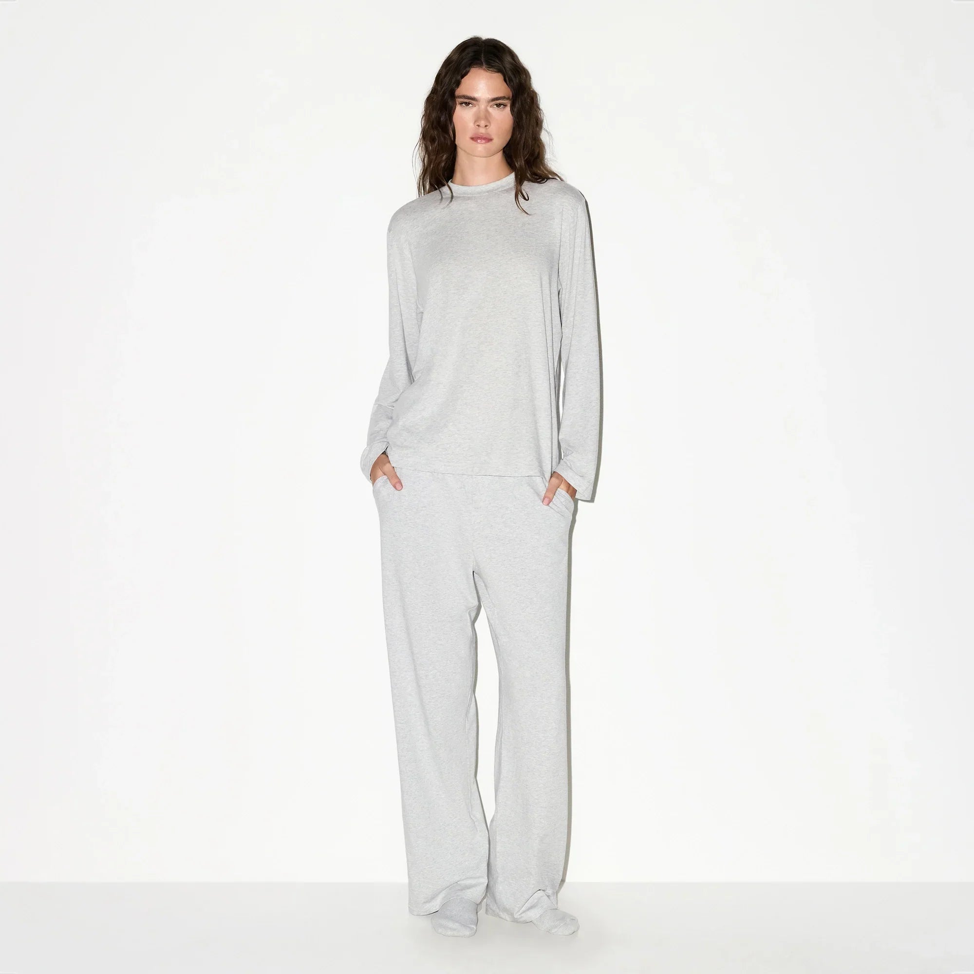 SKIMS BOYFRIEND LONG SLEEVE T-SHIRT | LIGHT HEATHER GREY - Mind Türkiye