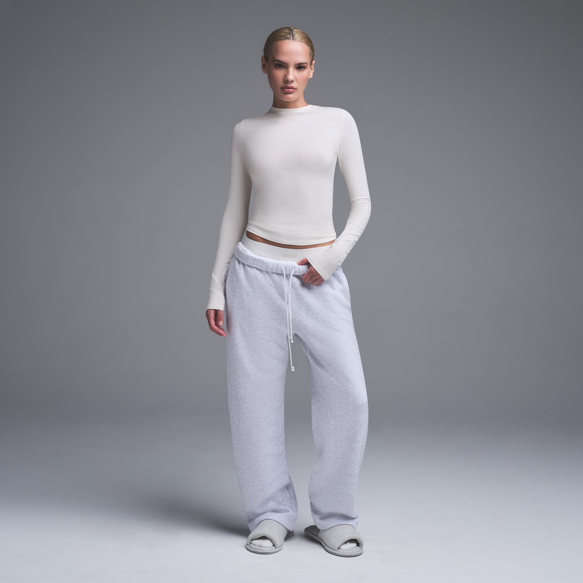 SKIMS COTTON JERSEY LONG SLEEVE T-SHIRT | MARBLE - Mind Türkiye