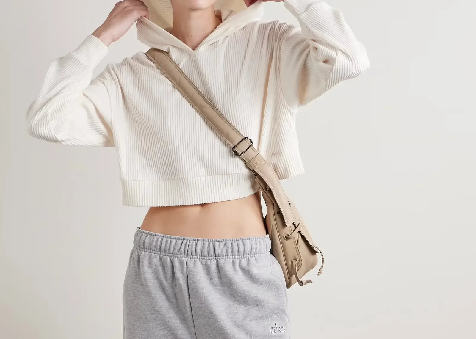 Alo Yoga Muse Cropped Hoodie Ivory - Mind Türkiye