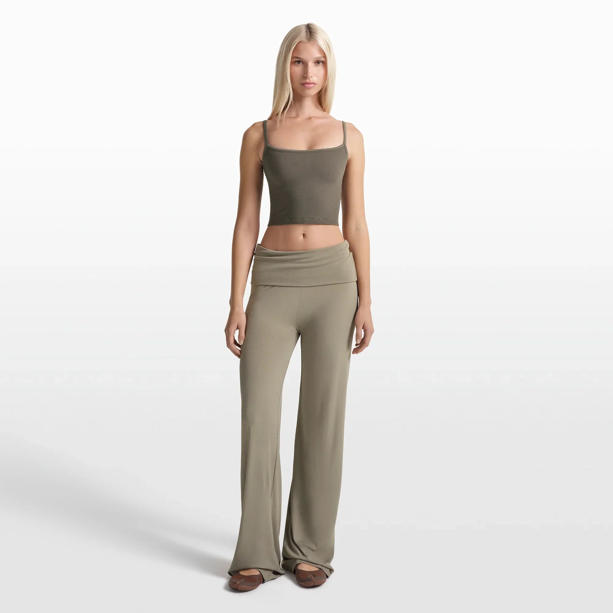 NikeSKIMS RIBBED SEAMLESS CAMI | DUSTY OAKMOSS - Mind Türkiye