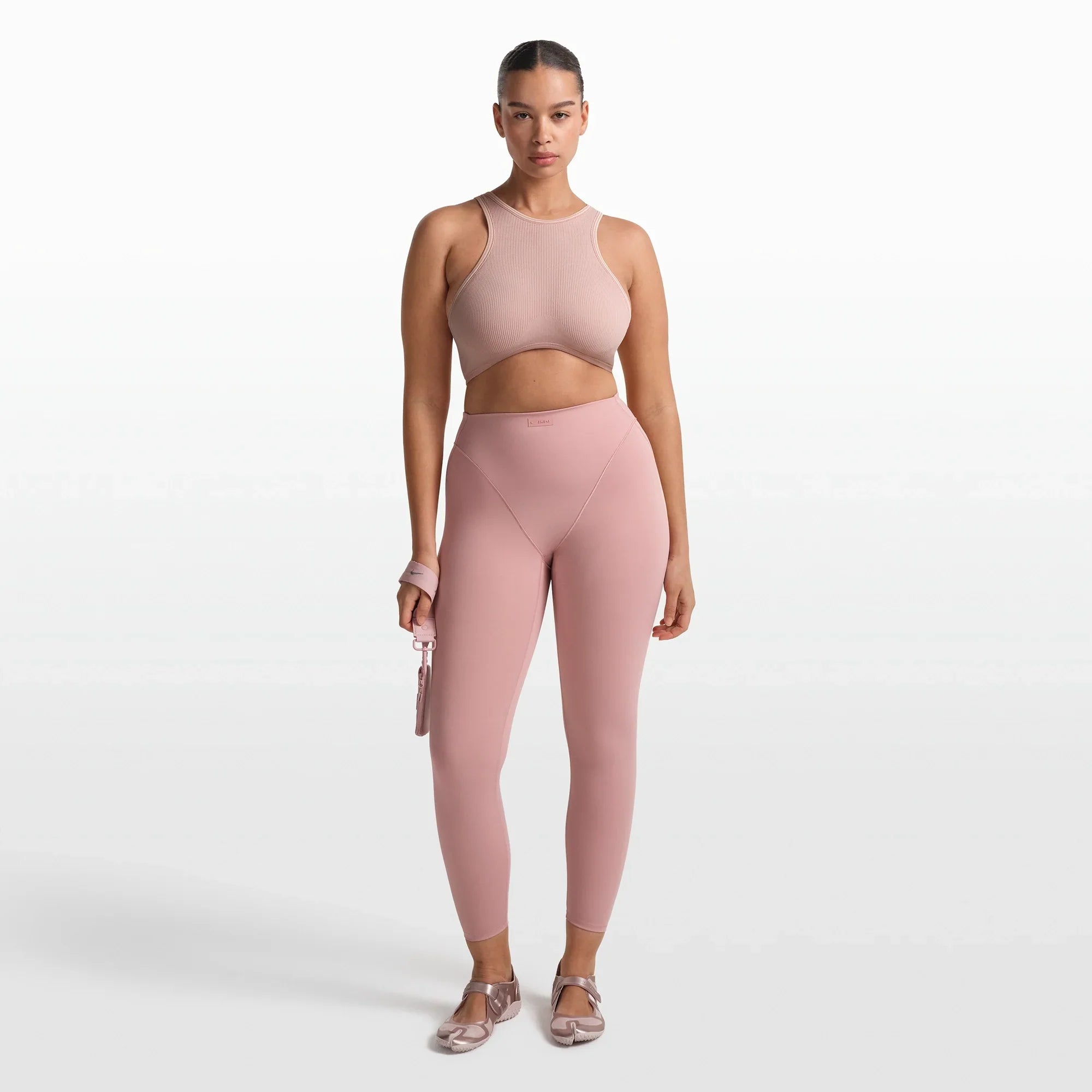 NikeSKIMS RIBBED SEAMLESS RACER FRONT BRA | HIMALAYAN - Mind Türkiye