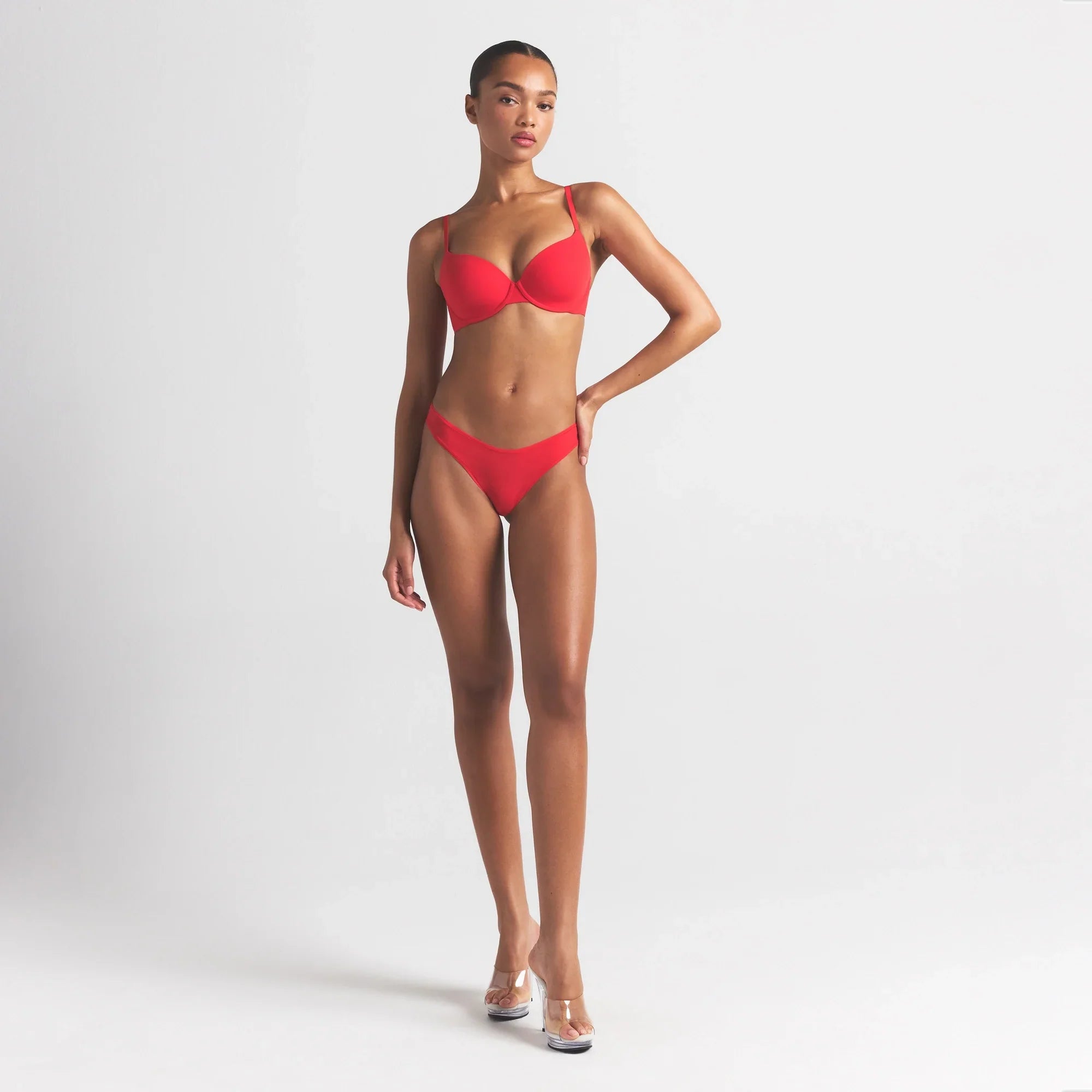 SKIMS FITS EVERYBODY T-SHIRT BRA | CHERRY - Mind Türkiye