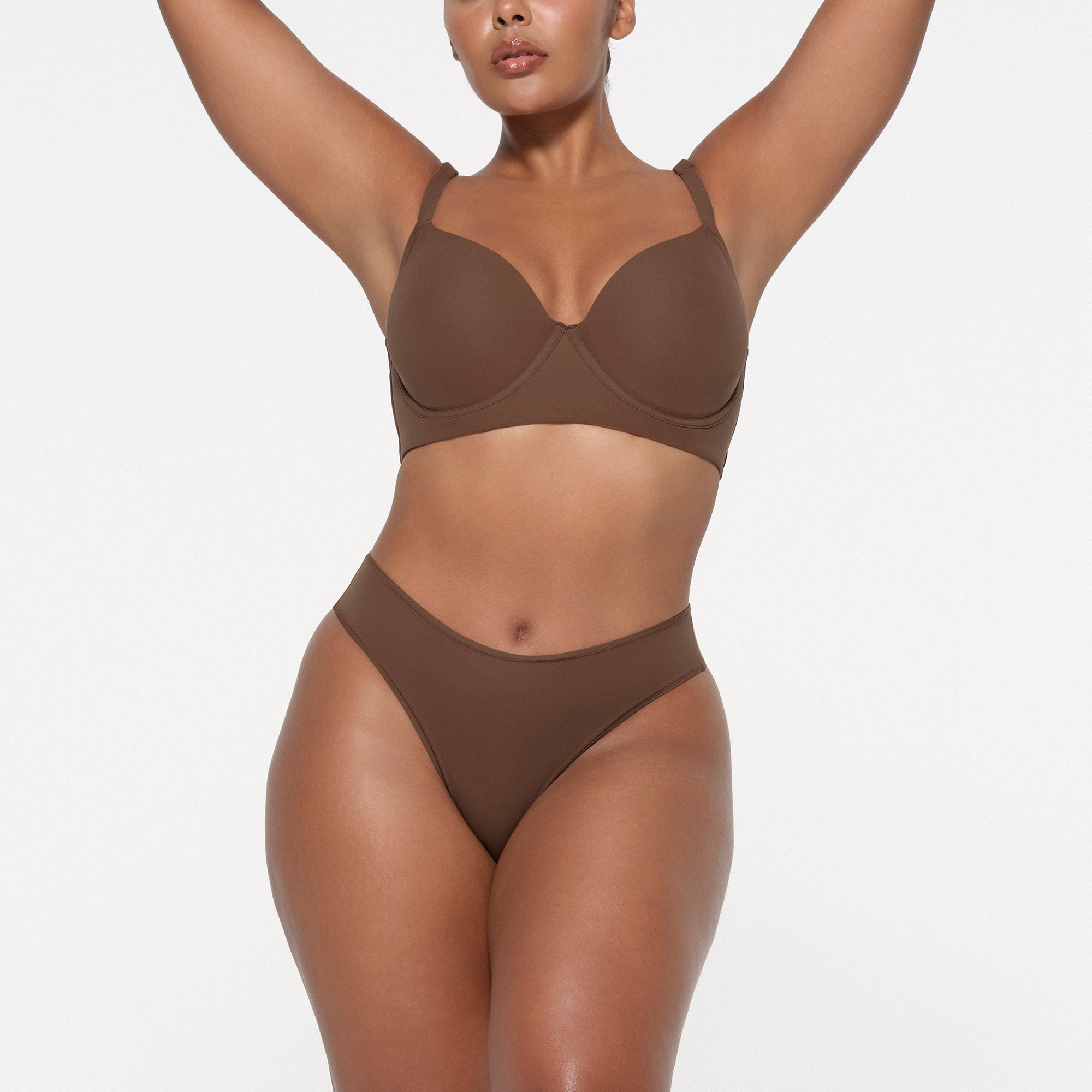 SKIMS FITS EVERYBODY BACK SMOOTHING FULL COVERAGE BRA | JASPER - Mind Türkiye