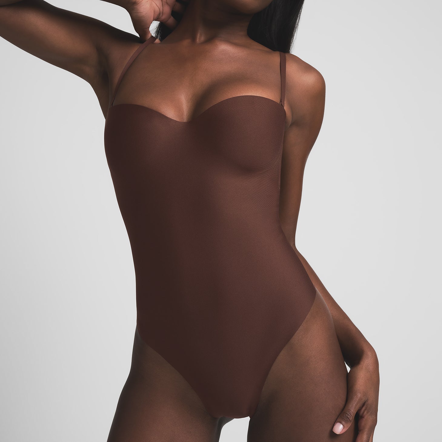 SKIMS BODY UNDERWIRE THONG BODYSUIT | COCOA - Mind Türkiye