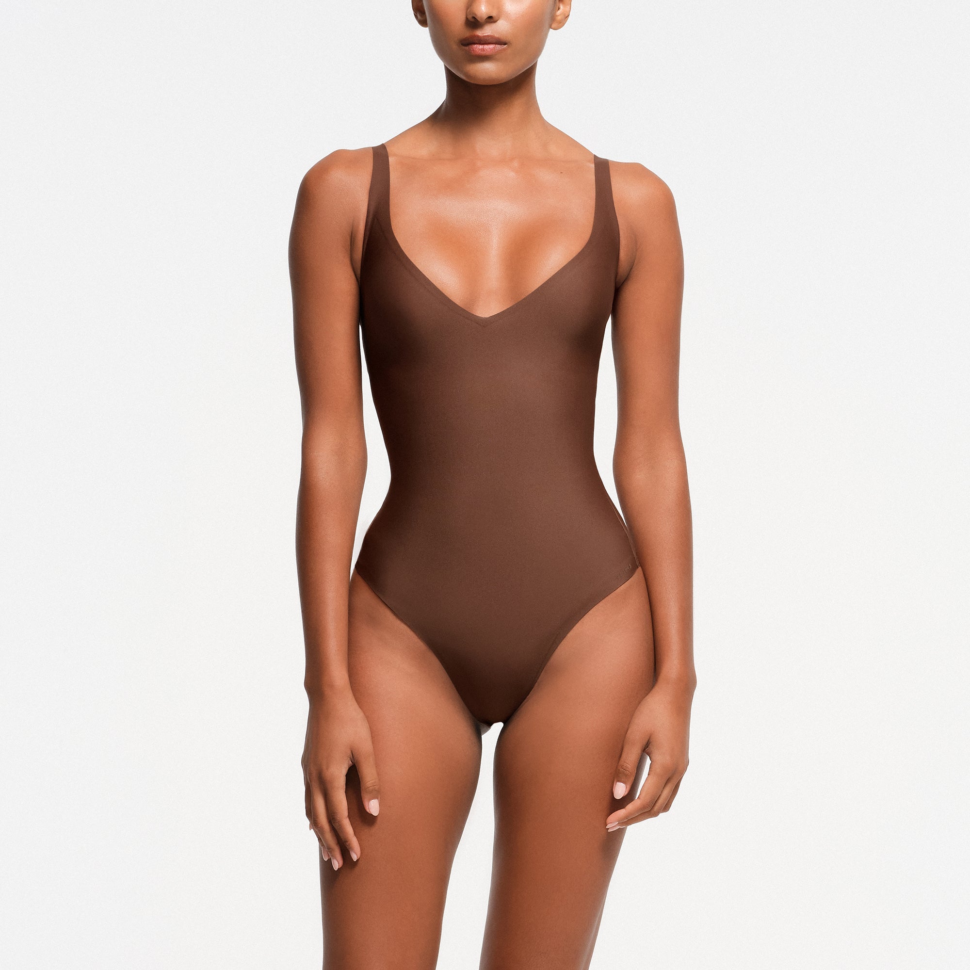 SKIMS BODY CORE SCULPT PLUNGE THONG BODYSUIT | JASPER - Mind Türkiye