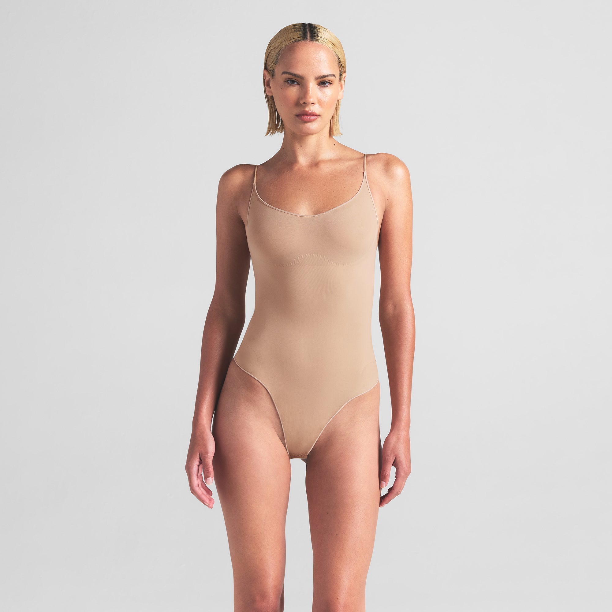 SKIMS SHEER SEAMLESS THONG BODYSUIT | CLAY - Mind Türkiye