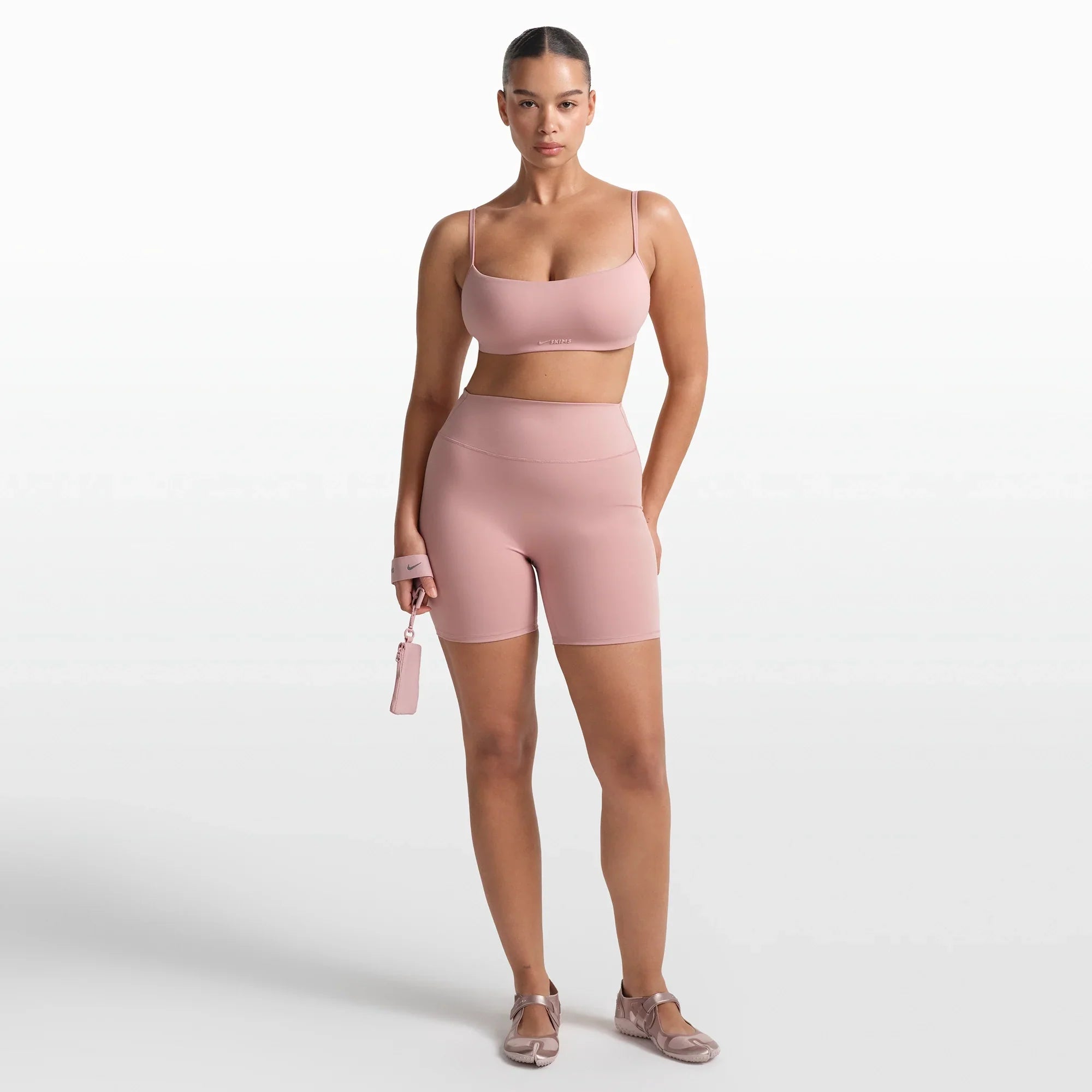 NikeSKIMS MATTE 5″ BIKER SHORT | HIMALAYAN - Mind Türkiye