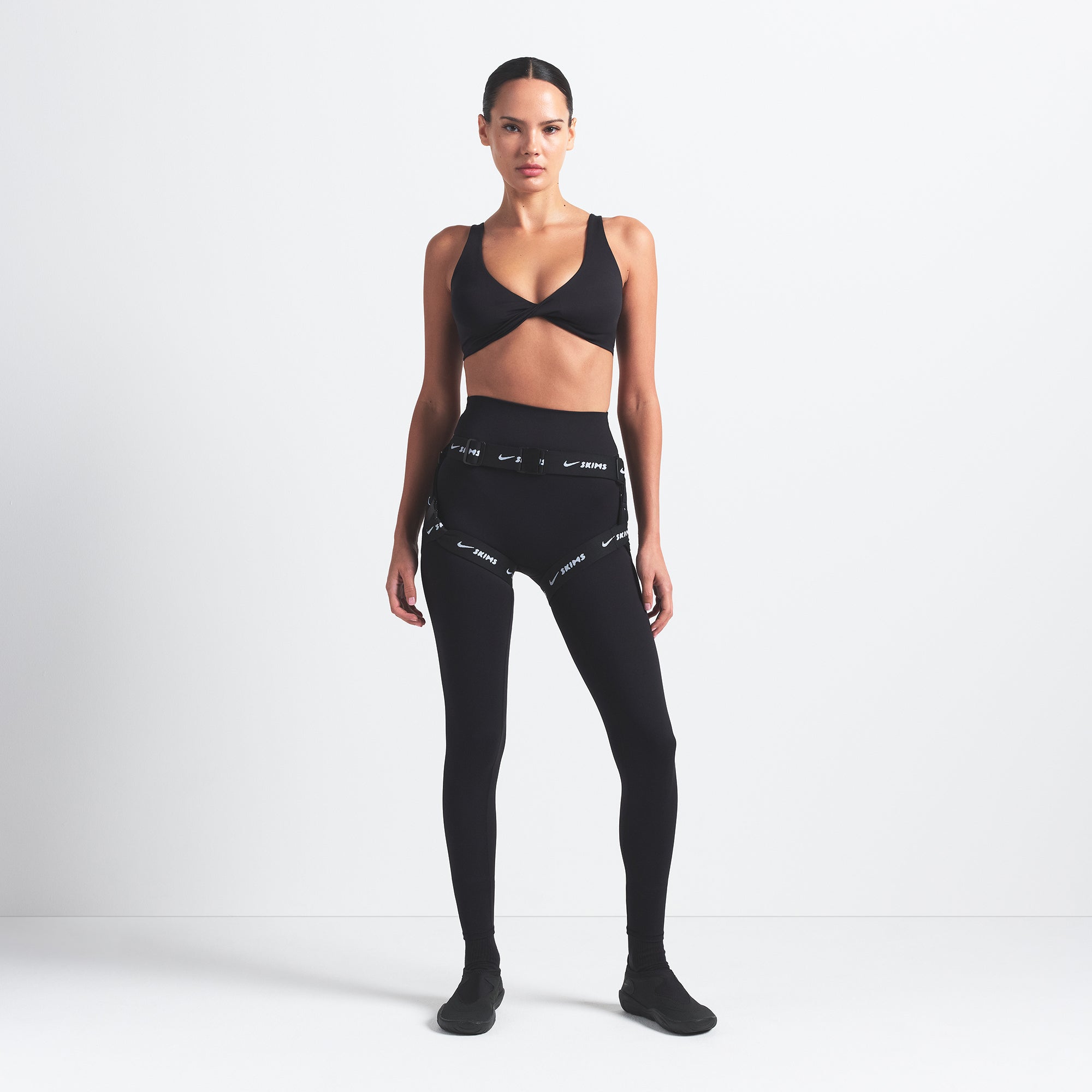 NikeSKIMS MATTE 26″ LEGGING | OBSIDIAN - Mind Türkiye