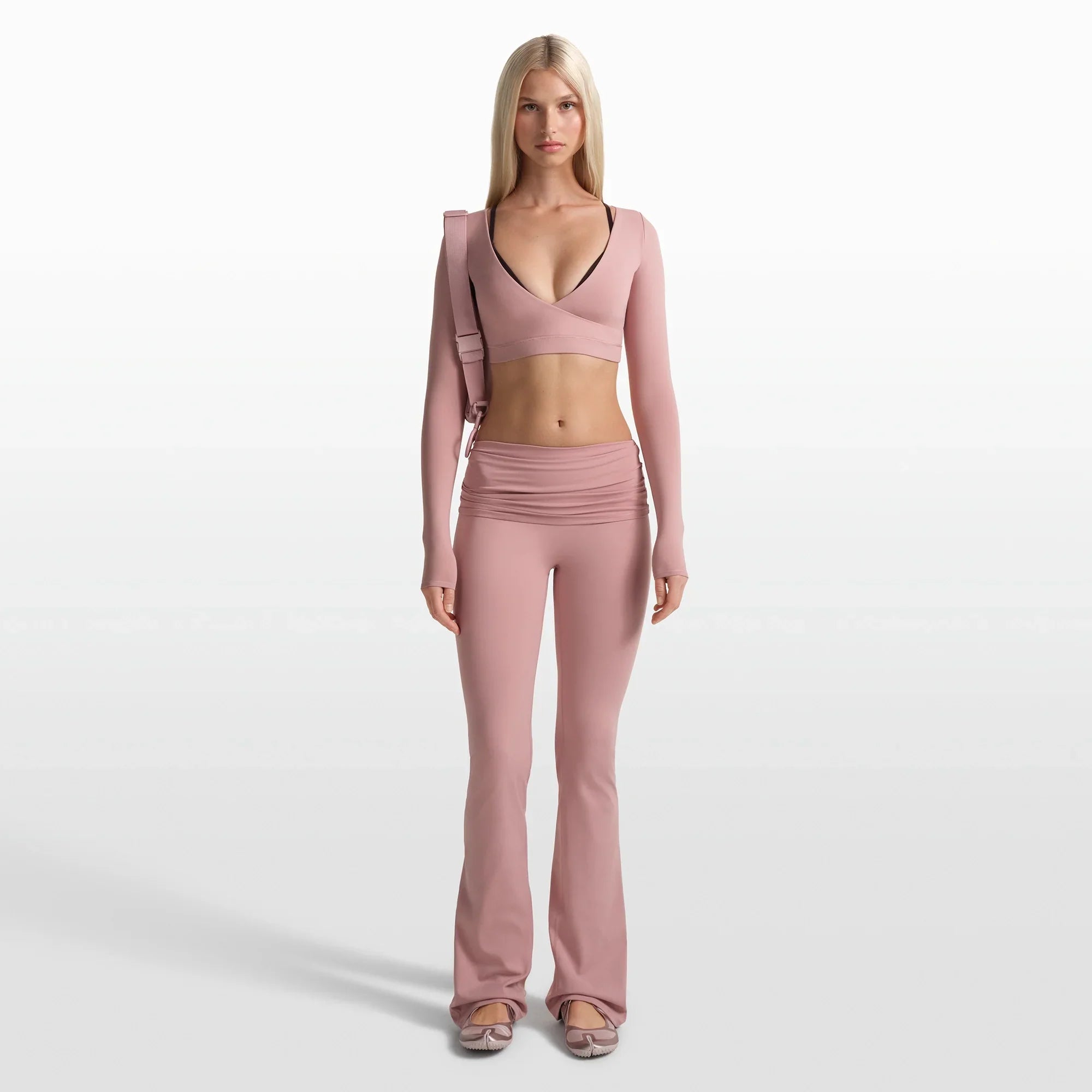 NikeSKIMS MATTE FOLDOVER SLIM FLARE LEGGING | HIMALAYAN - Mind Türkiye