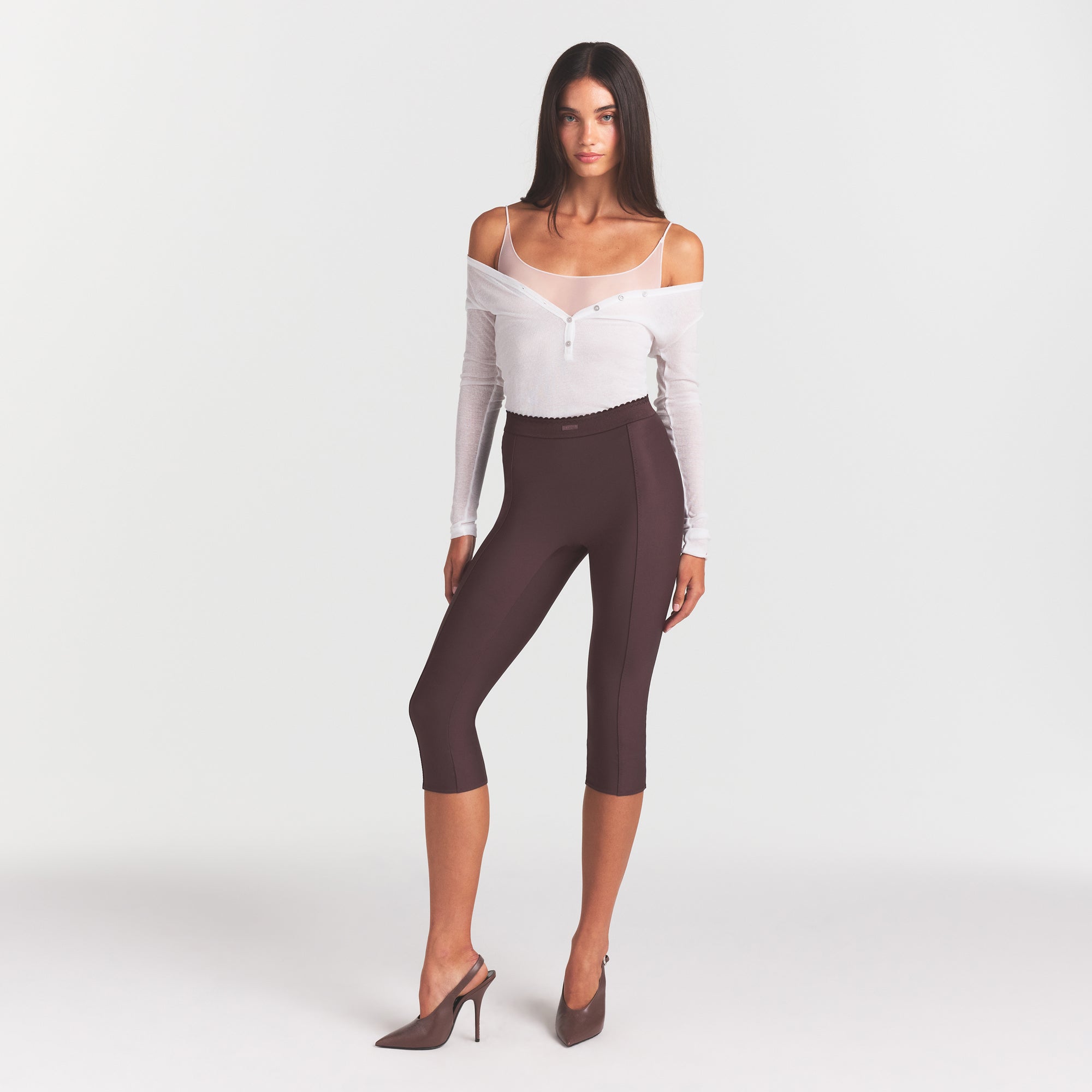 SKIMS BODY HIGH-WAISTED CAPRI | RAISIN - Mind Türkiye