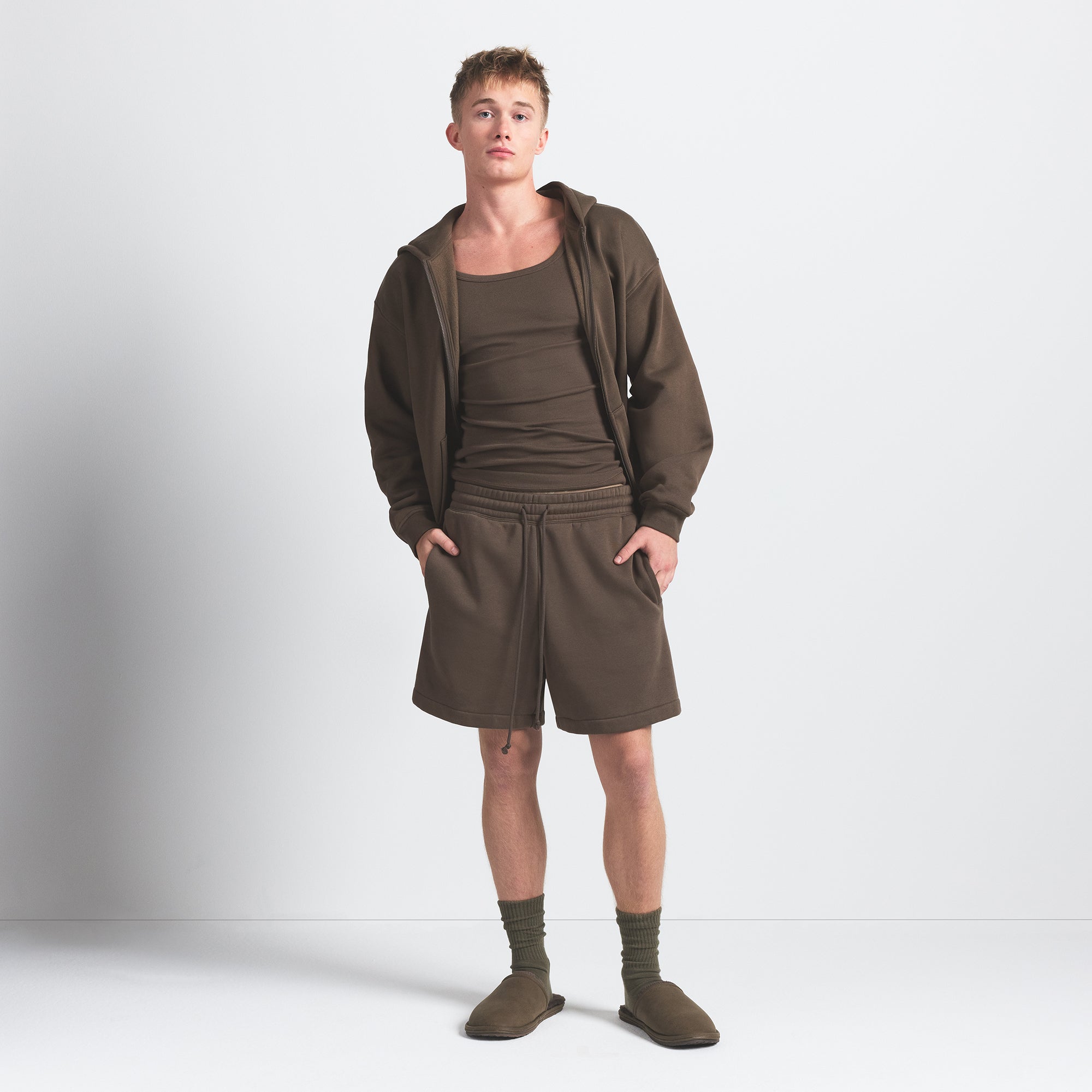 SKIMS FLEECE LOUNGE MENS RELAXED SHORT | DRIFTWOOD - Mind Türkiye