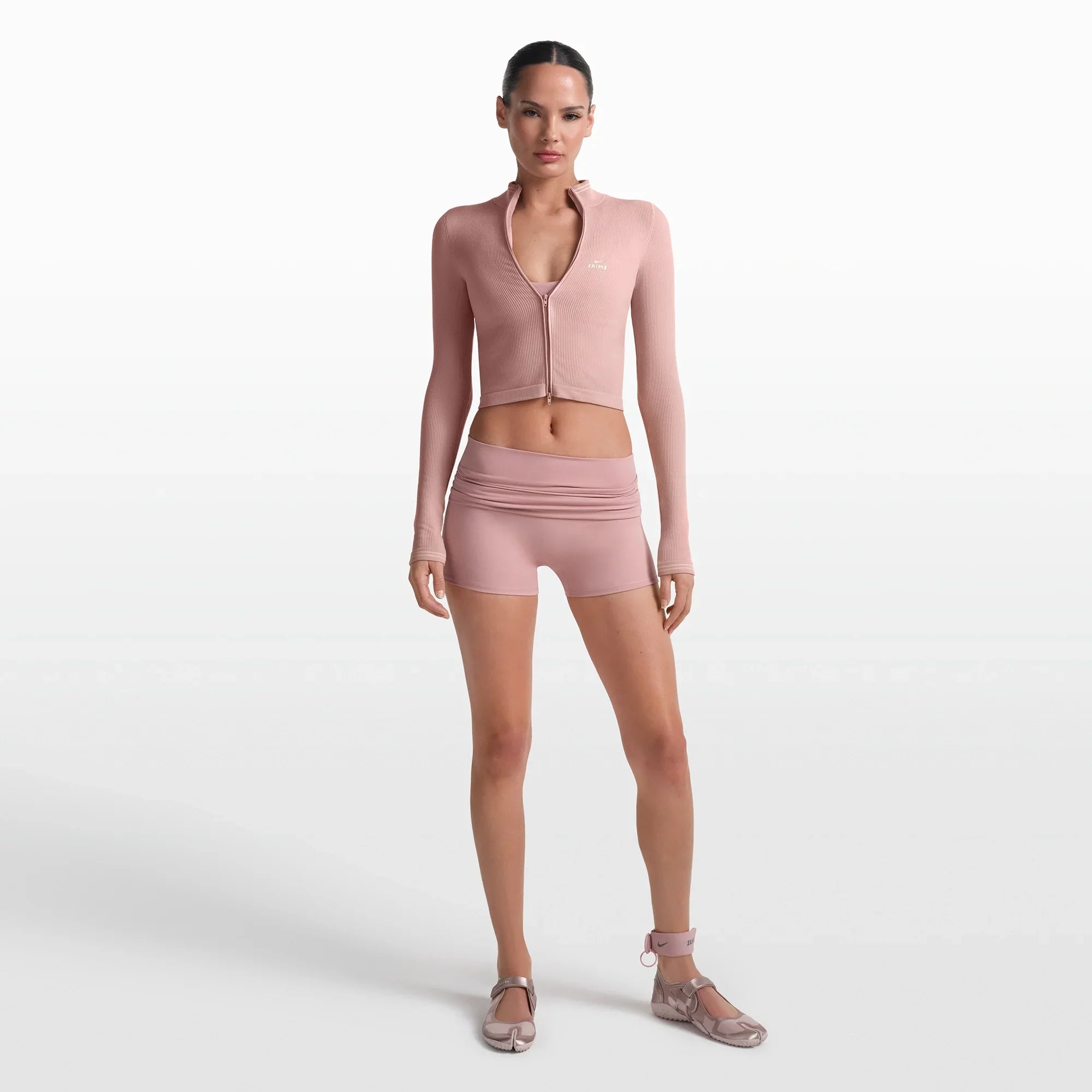 NikeSKIMS MATTE 3″ FOLDOVER SHORT | HIMALAYAN - Mind Türkiye