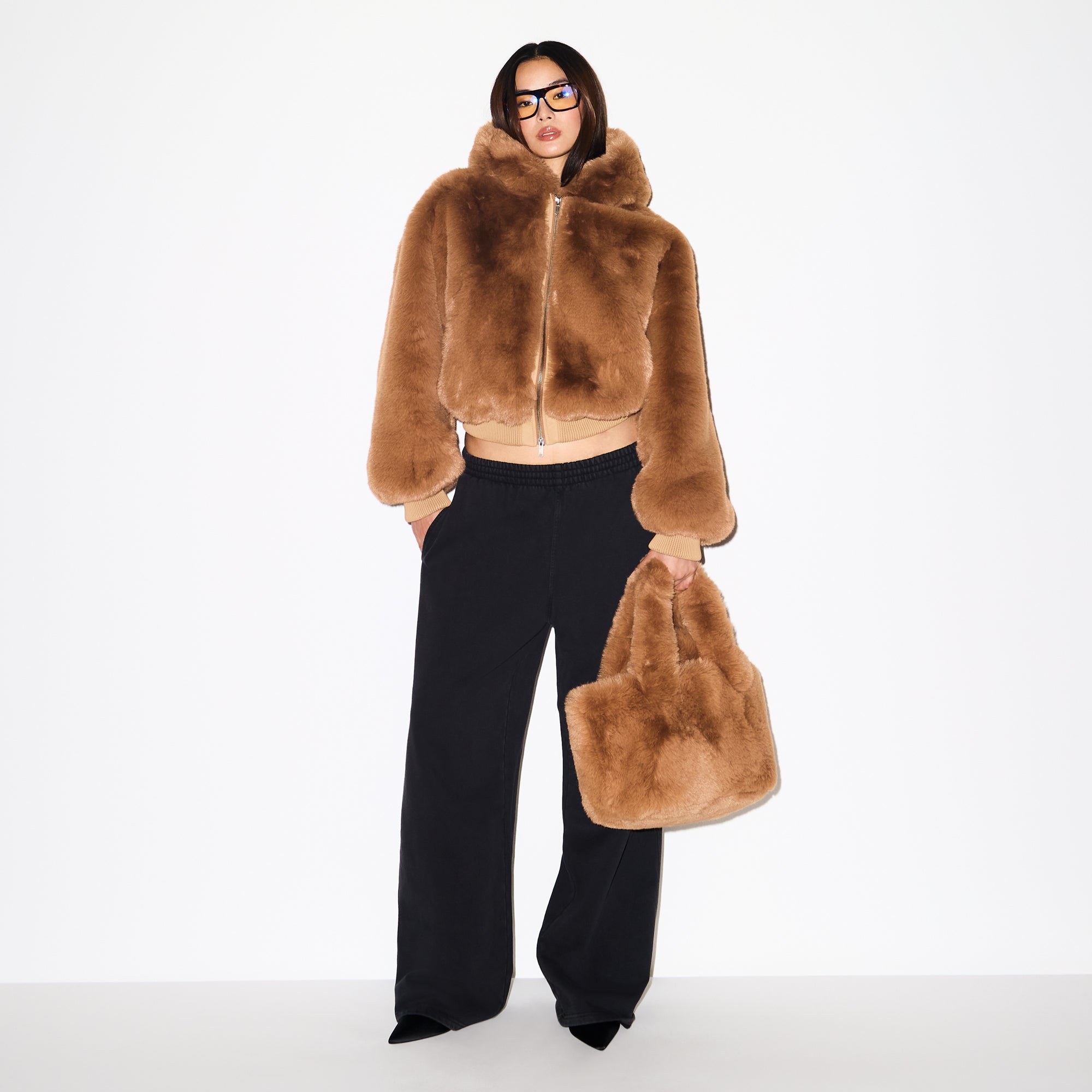SKIMS FAUX FUR MINI TOTE | CAMEL - Mind Türkiye
