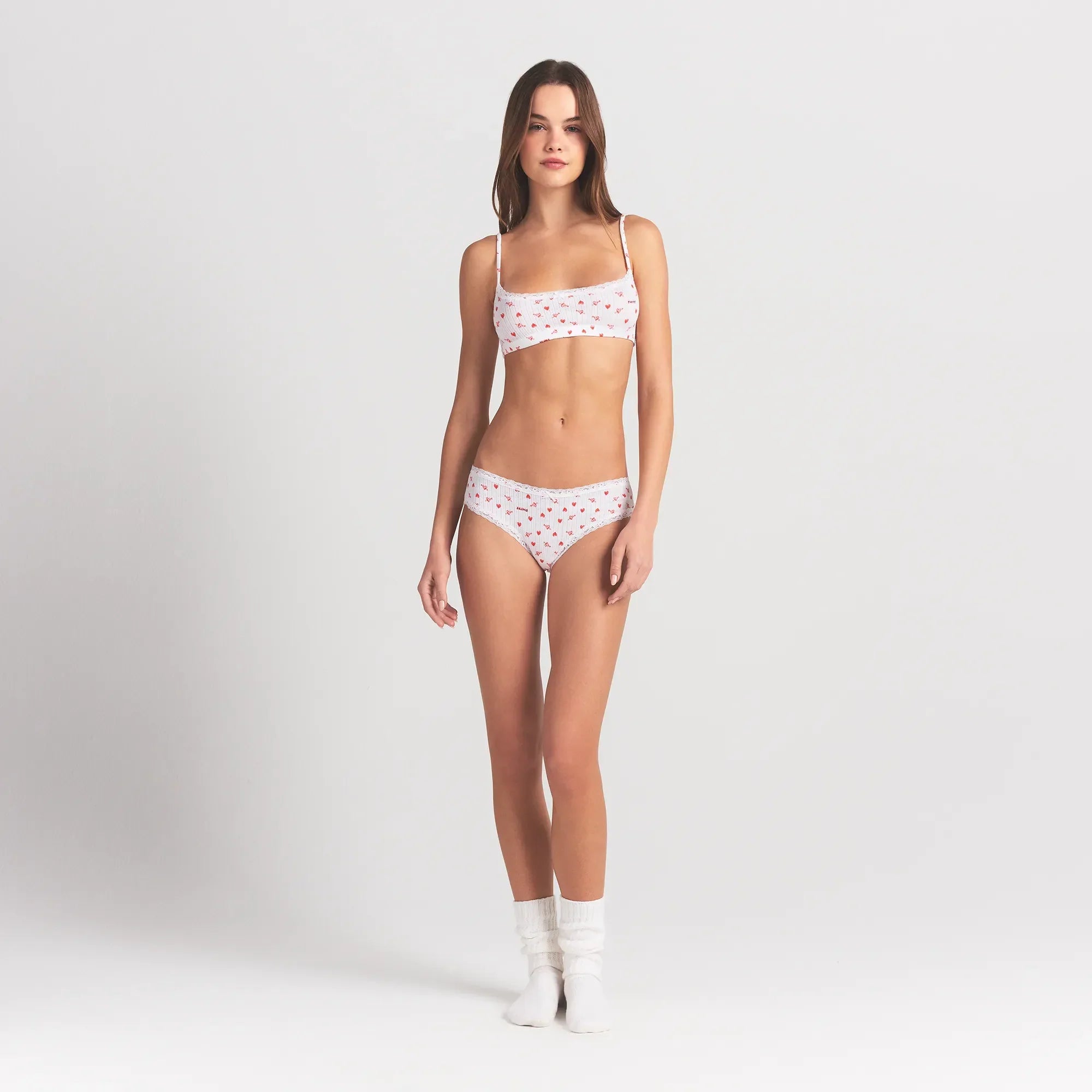 SKIMS LIGHTWEIGHT COTTON POINTELLE LACE BRIEF | SNOW ARROWED HEARTS - Mind Türkiye