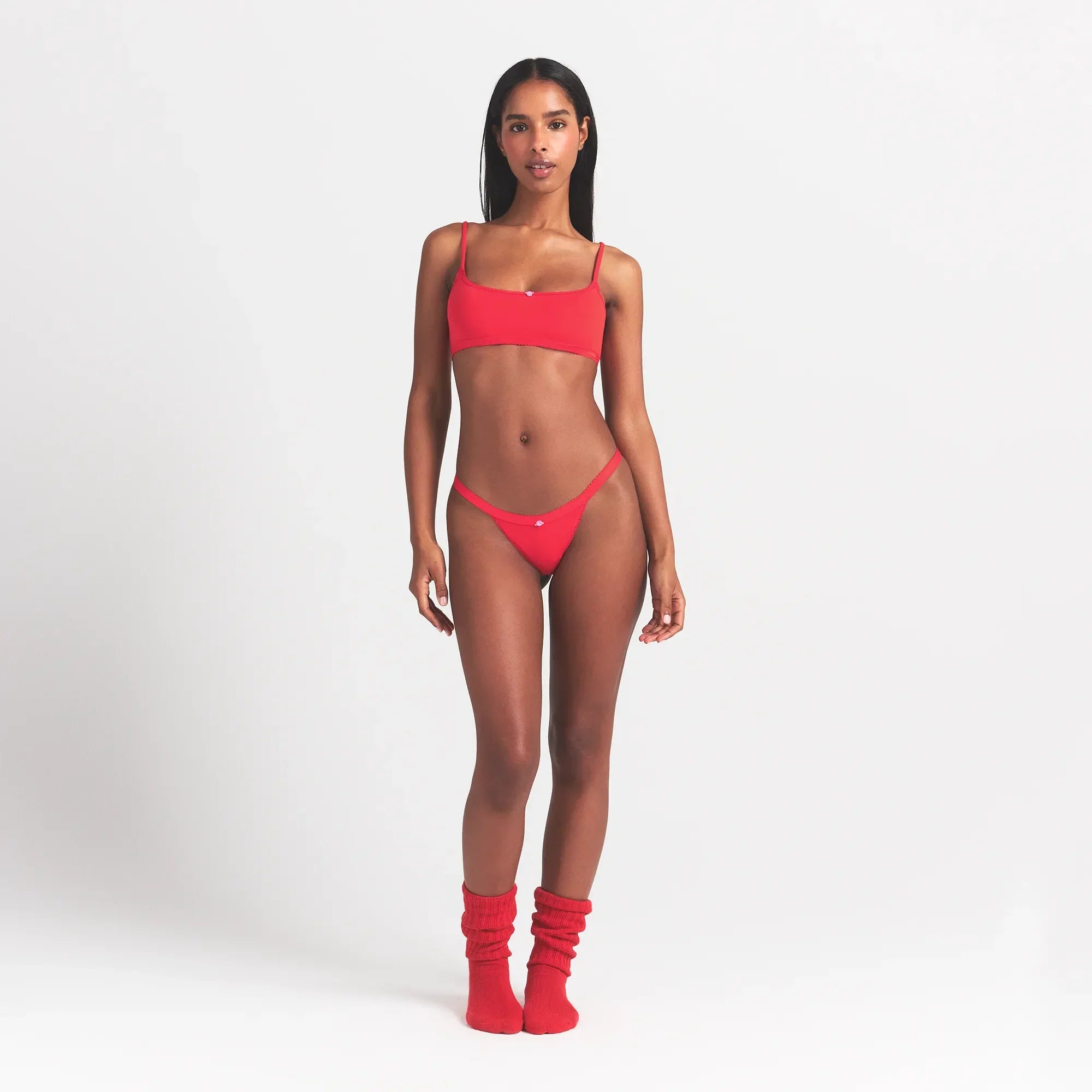 SKIMS LIGHTWEIGHT COTTON LOGO PICOT SCOOP BRALETTE | RUBY TONAL - Mind Türkiye