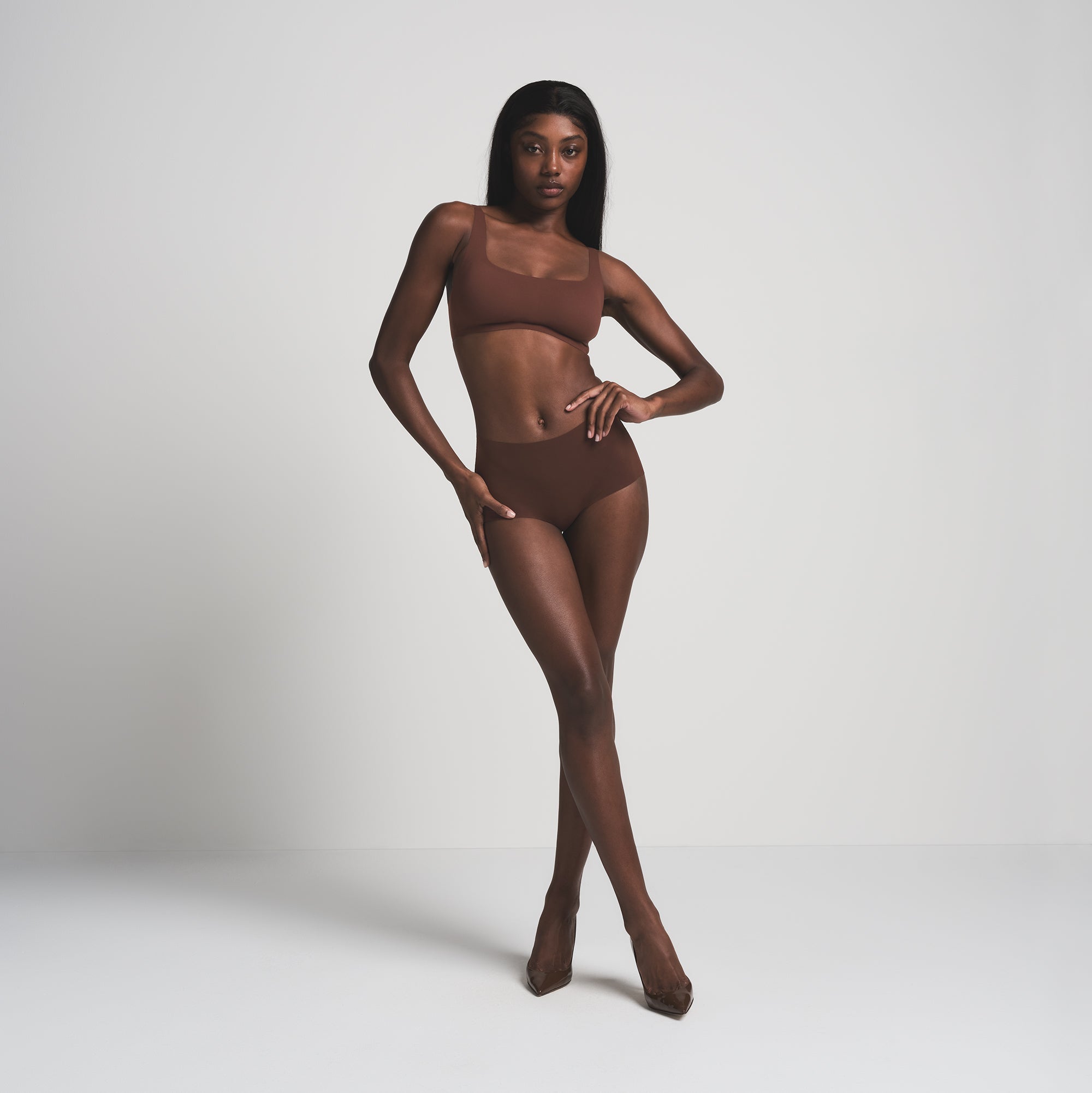 SKIMS NAKED SCOOP BRALETTE | COCOA - Mind Türkiye