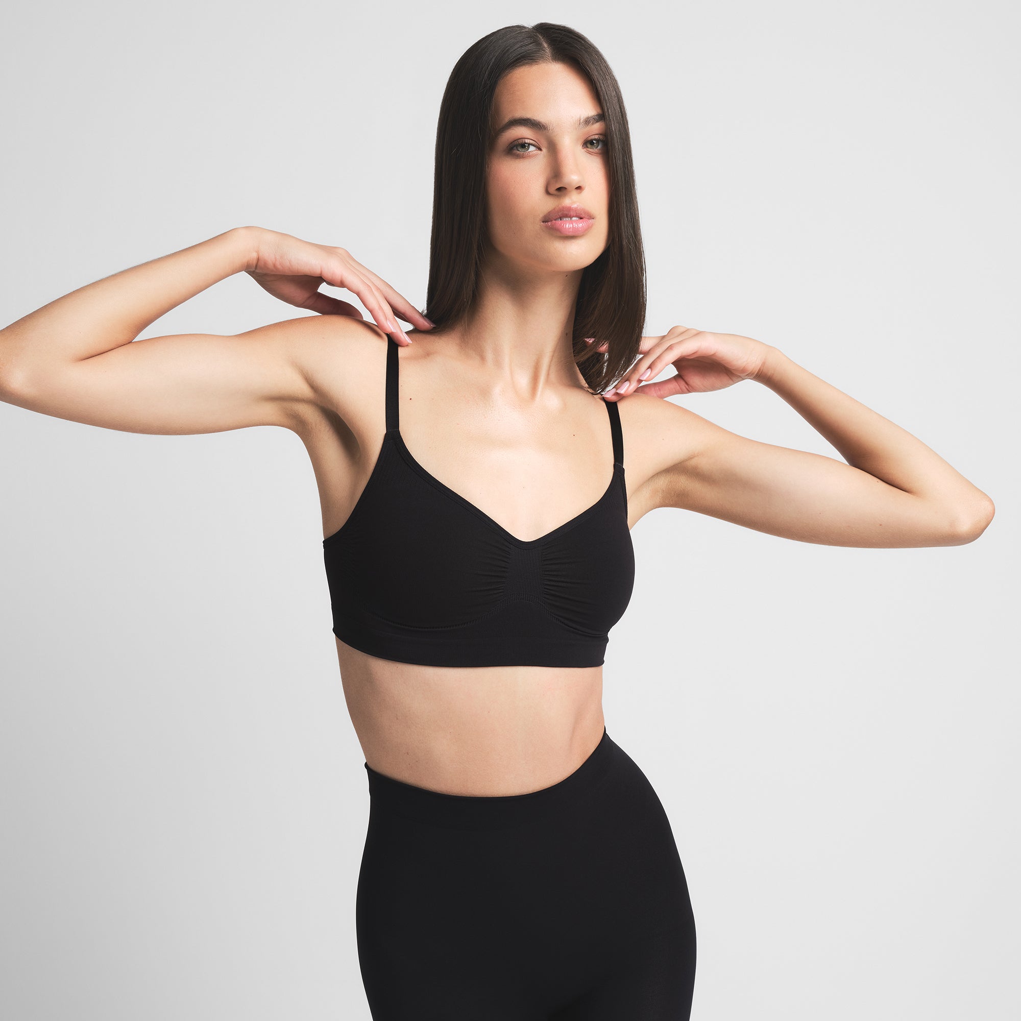 SKIMS SEAMLESS SCULPT BRALETTE | ONYX - Mind Türkiye