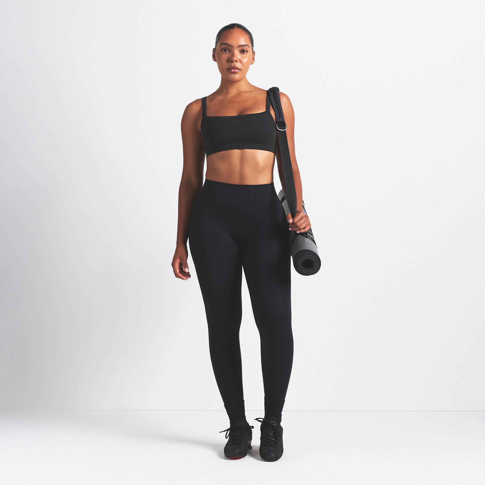NikeSKIMS VINTAGE SEAMLESS CAMI BRA | OBSIDIAN - Mind Türkiye