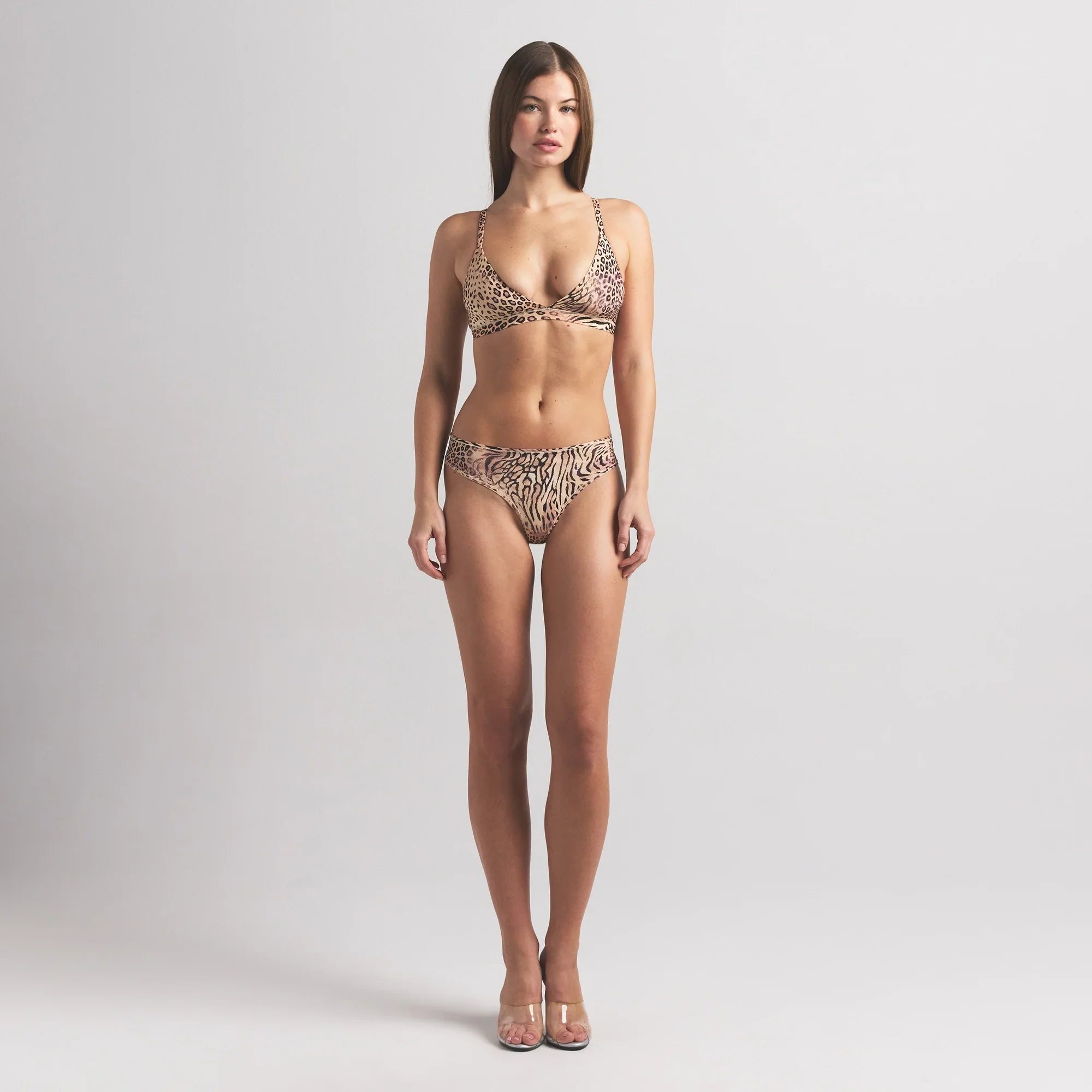 SKIMS FITS EVERYBODY TRIANGLE BRALETTE | SAND MULTI ANIMAL - Mind Türkiye