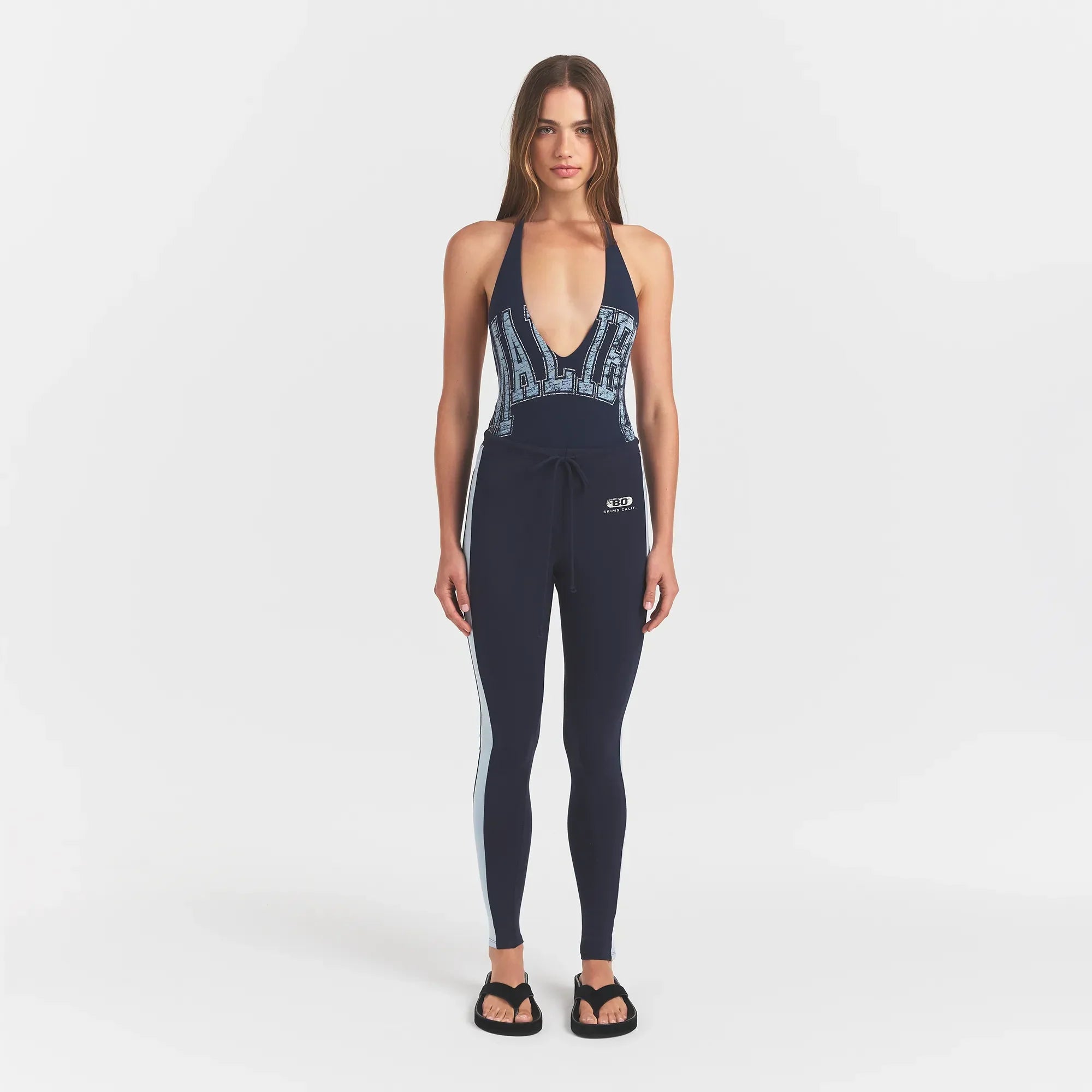SKIMS OUTDOOR HIGH-WAISTED LEGGING | NAVY WITH OPAL - Mind Türkiye