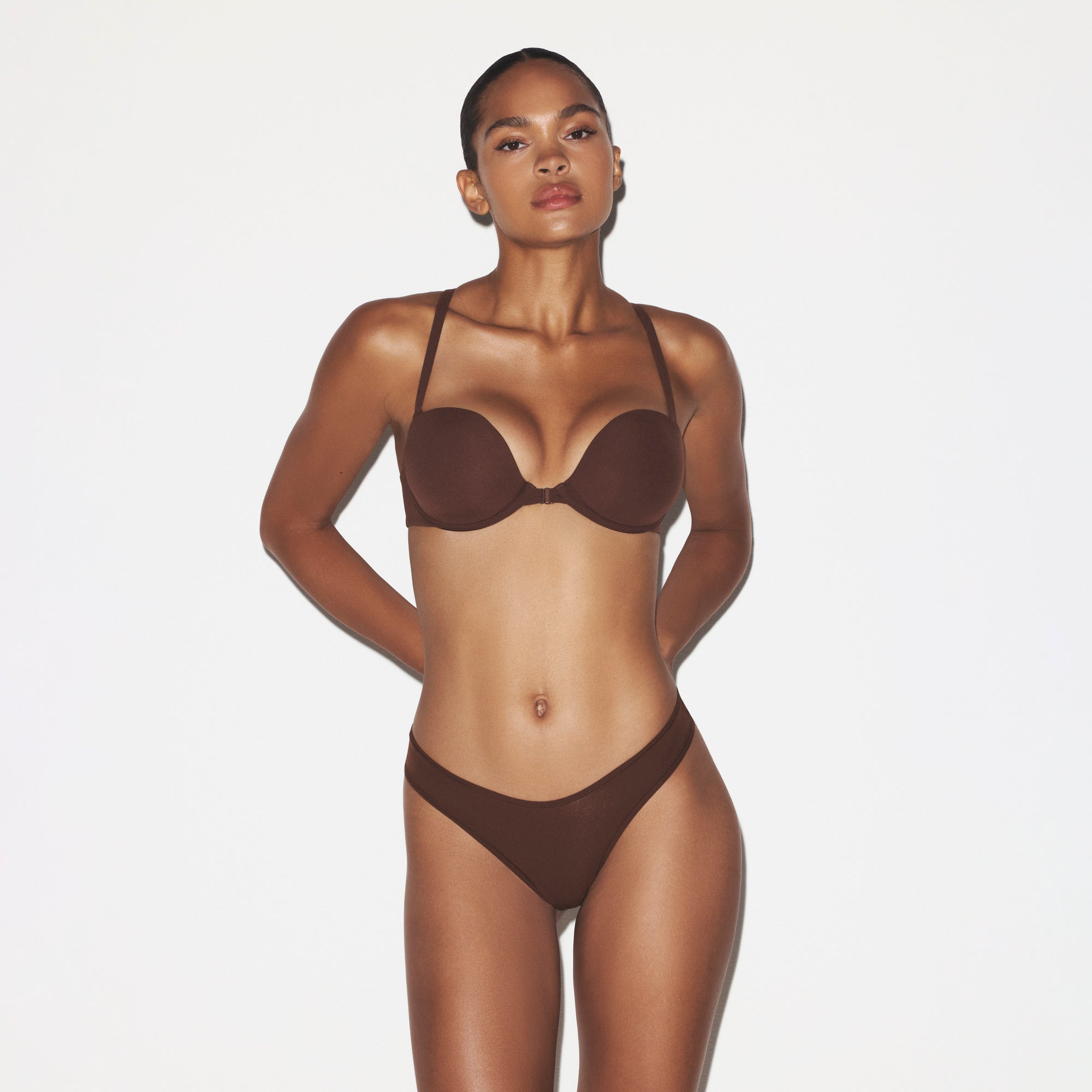 SKIMS FITS EVERYBODY RACERBACK DEMI BRA | COCOA - Mind Türkiye