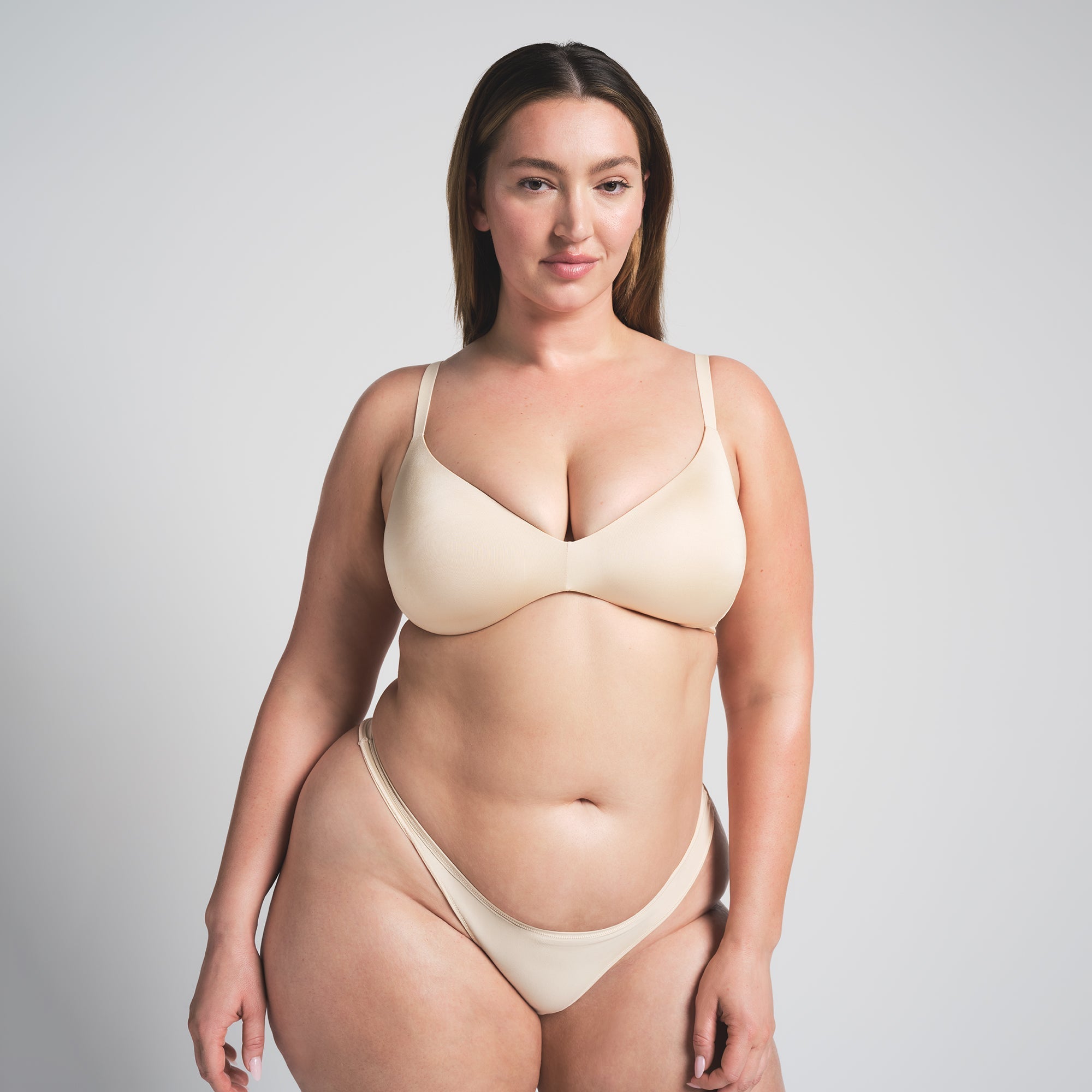 SKIMS WIRELESS FORM PUSH-UP PLUNGE BRA | SAND - Mind Türkiye