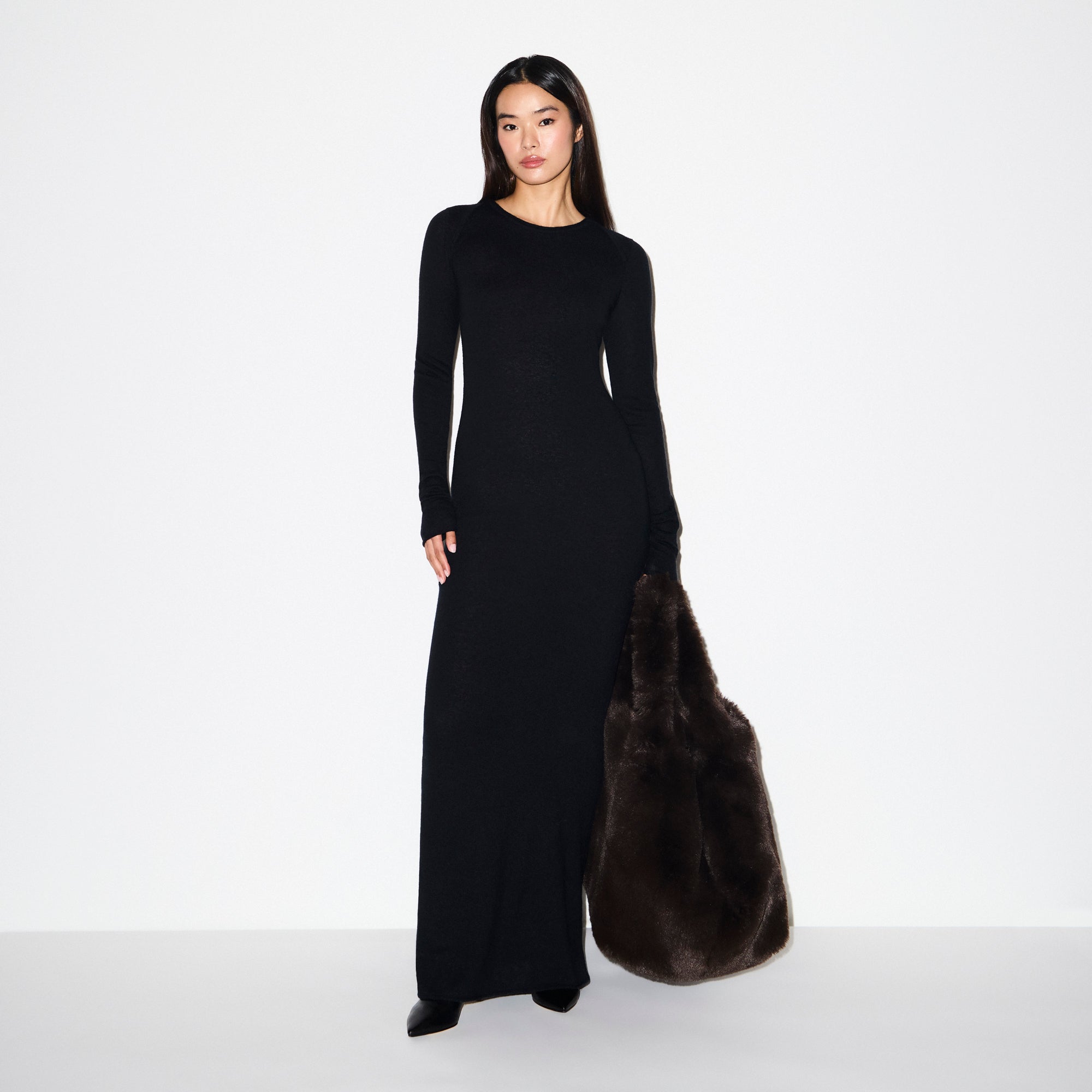 SKIMS FEATHERWEIGHT CASHMERE LONG DRESS | ONYX - Mind Türkiye