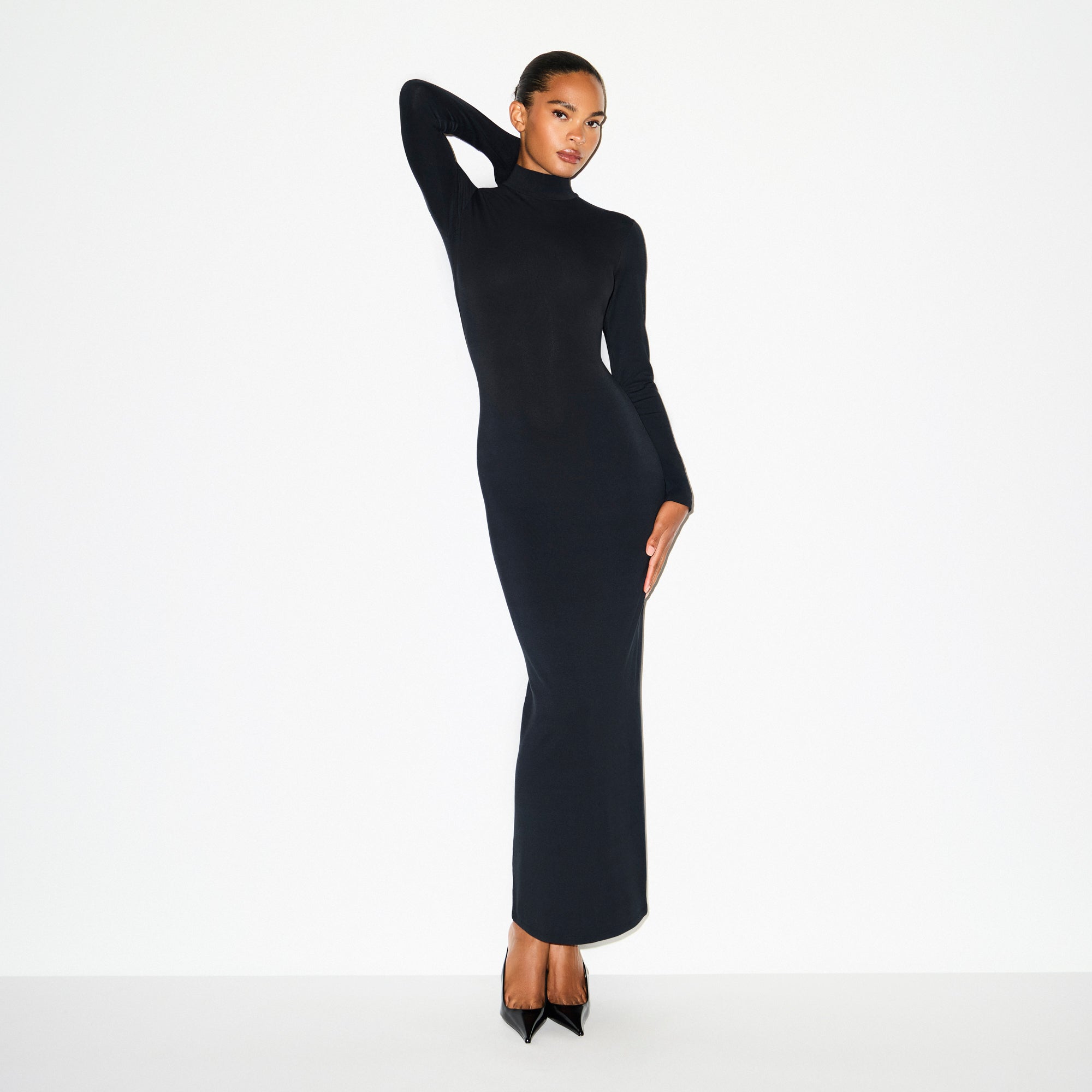 SKIMS SMOOTH LAYERS TURTLENECK LONG DRESS | OBSIDIAN - Mind Türkiye