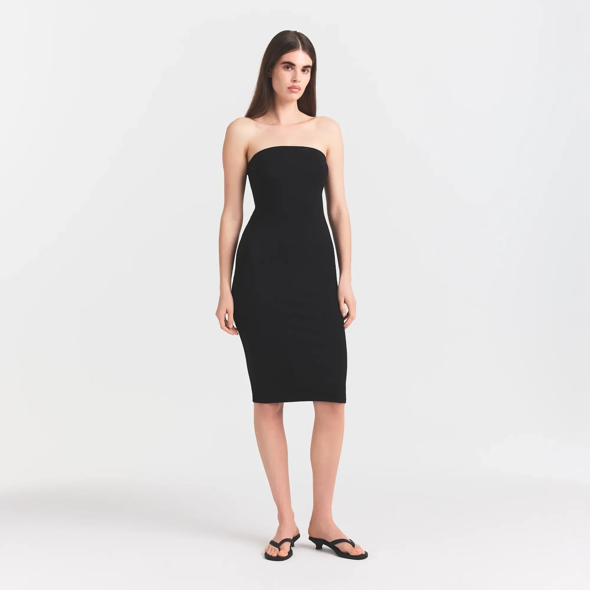 SKIMS THE ESSENTIAL COLLECTION STRAPLESS MIDI DRESS | OBSIDIAN - Mind Türkiye