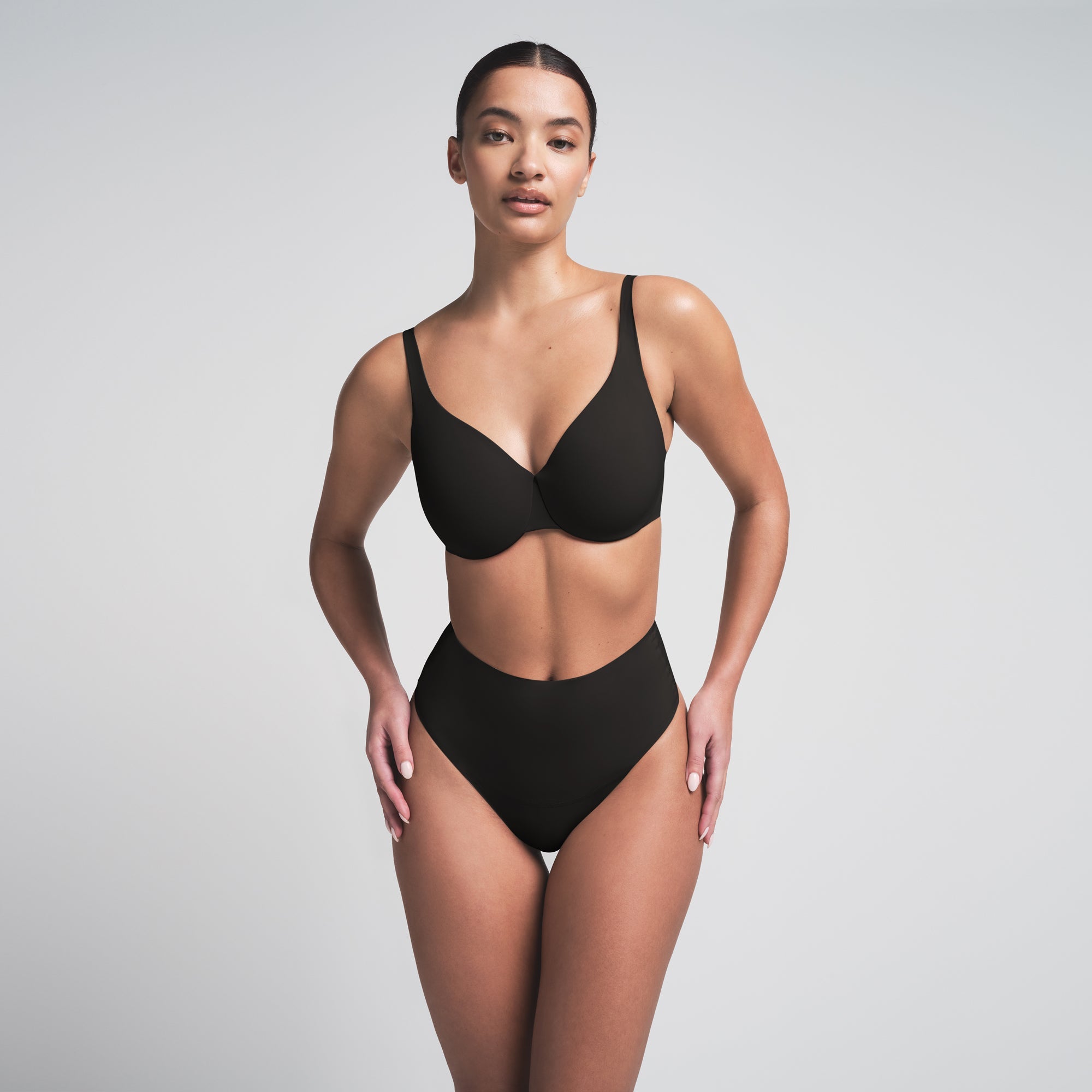 SKIMS SMOOTHING INTIMATES UNLINED MINIMIZER BRA | ONYX - Mind Türkiye