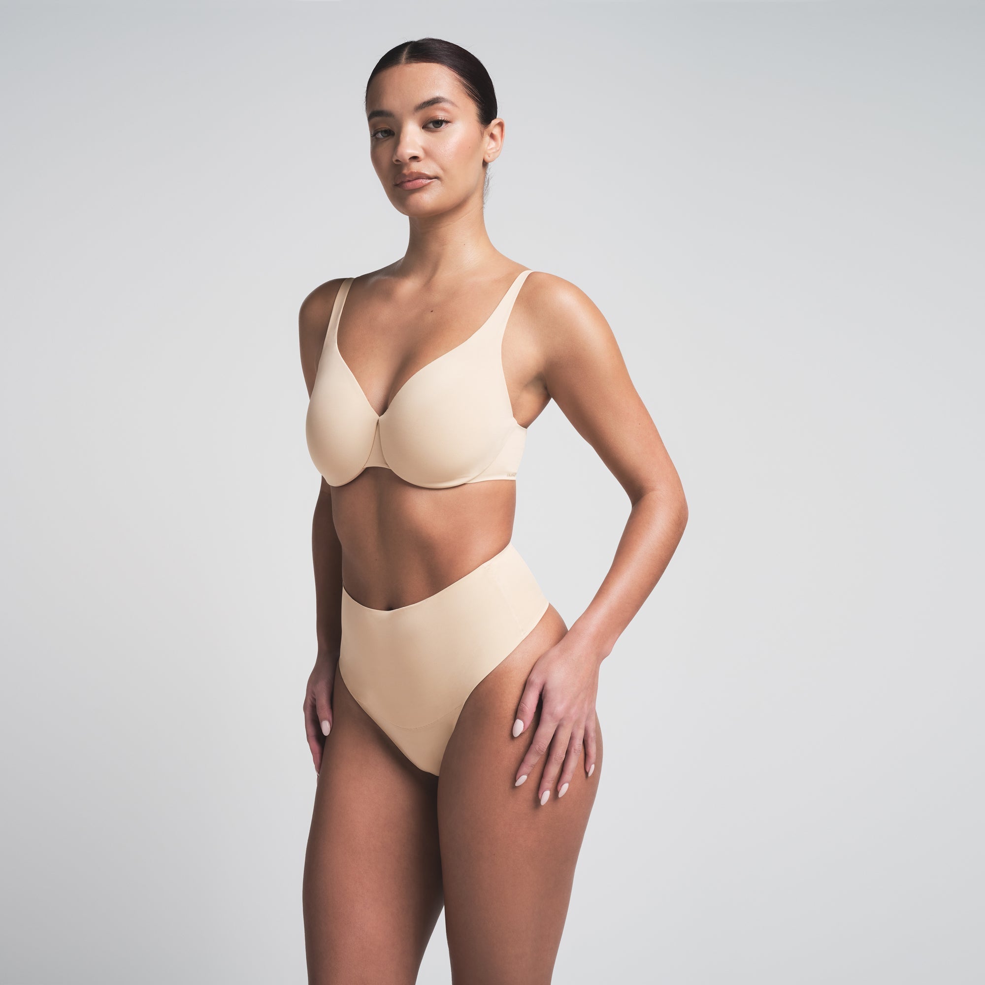 SKIMS SMOOTHING INTIMATES UNLINED MINIMIZER BRA | SAND - Mind Türkiye