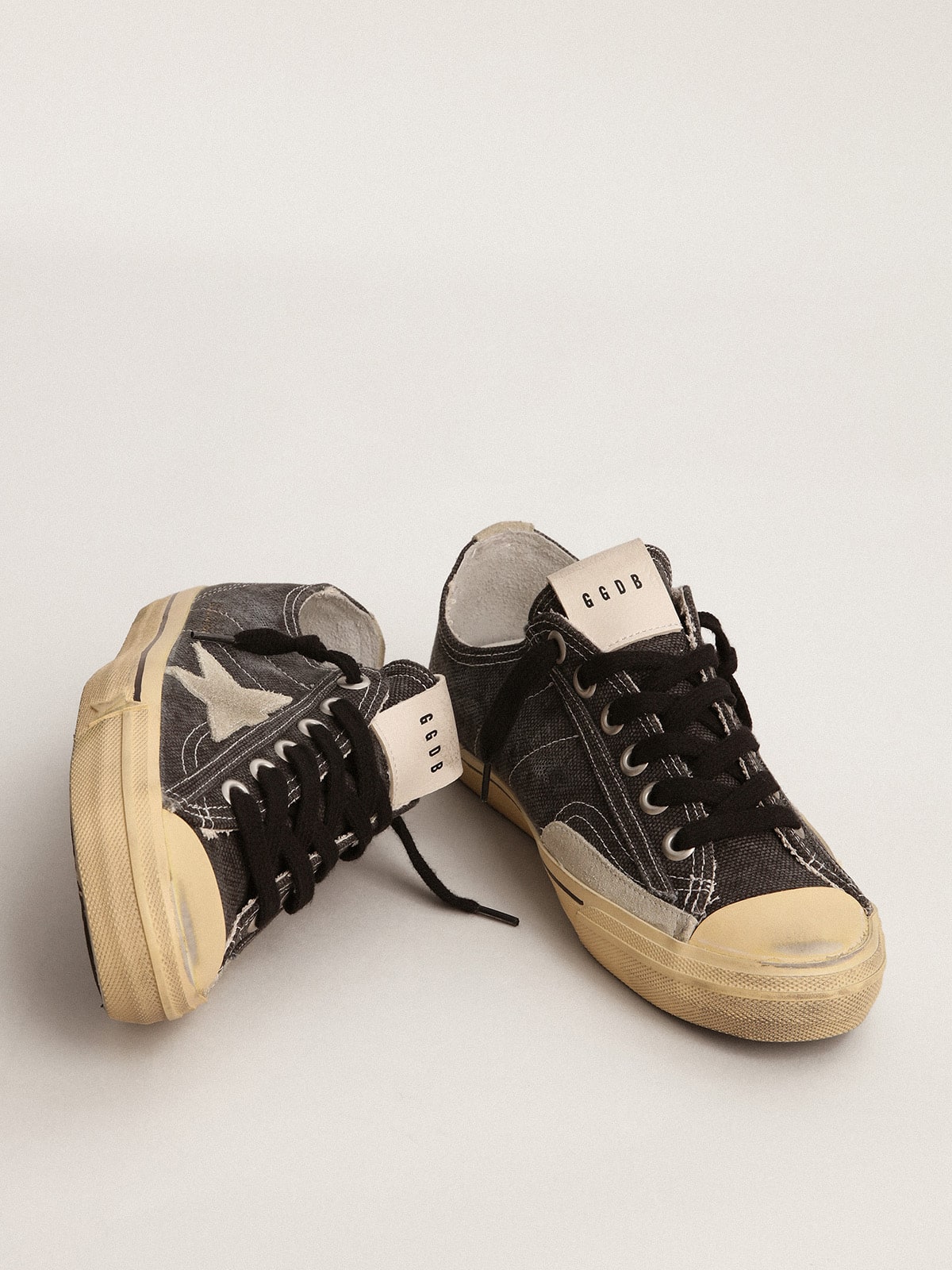 Golden Goose Men’s V-Star In Black Canvas With Ice-Gray Star And Heel - Mind Türkiye