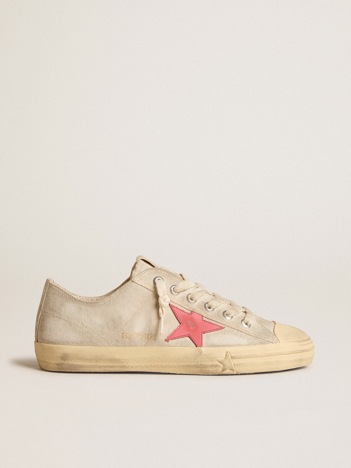 Golden Goose Men’s V-Star In Light Gray Canvas With A Red Leather Star