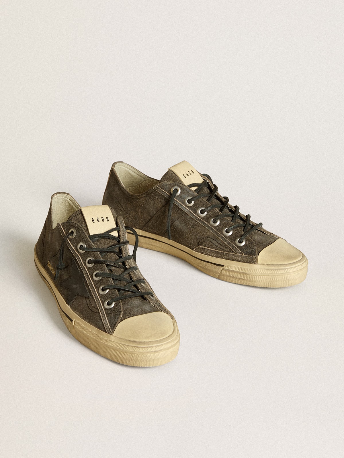 Golden Goose Men’s V-Star In Black Suede With Black Leather Star - Mind Türkiye