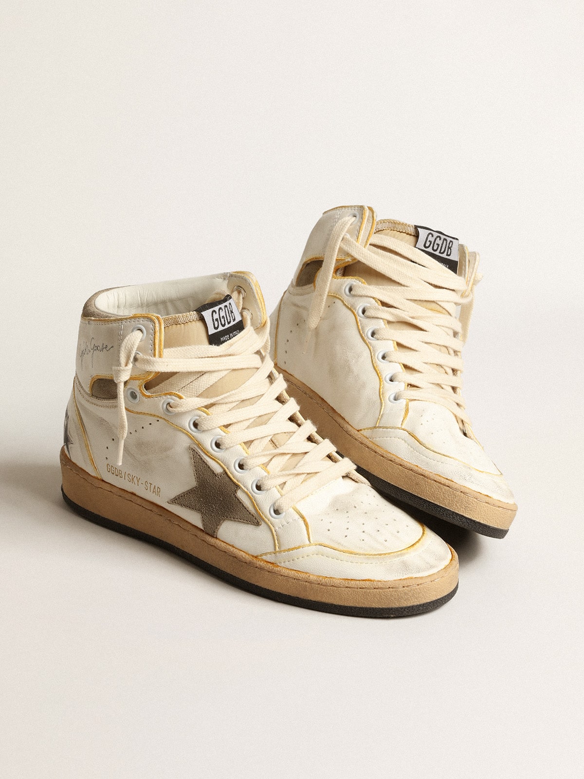 Golden Goose Men’s Sky-Star In White Nappa Leather With Dove-Gray Suede Star - Mind Türkiye