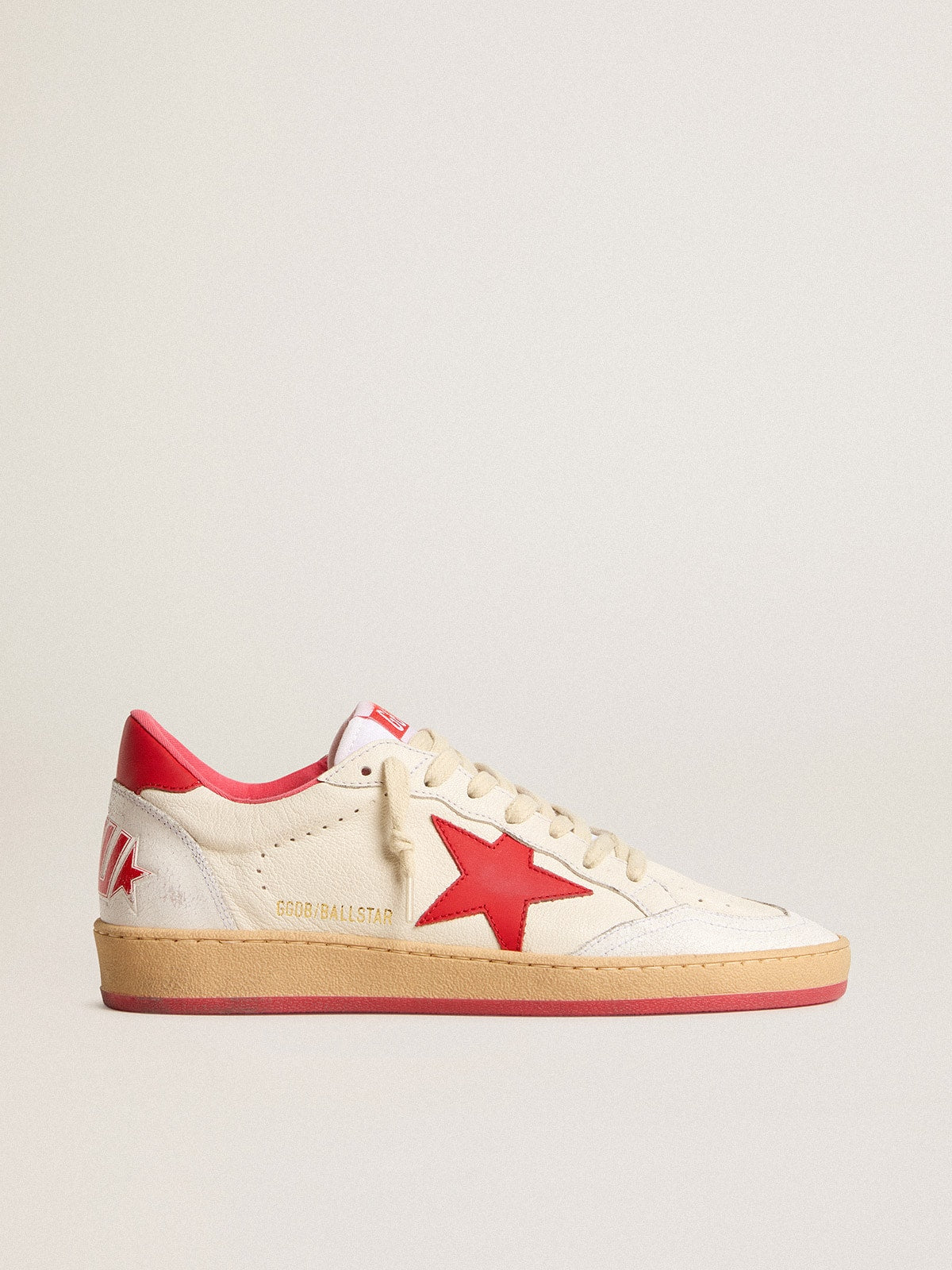 Golden Goose Women’s Ball Star Wishes In White Leather With A Red Star And Heel Tab - Mind Türkiye
