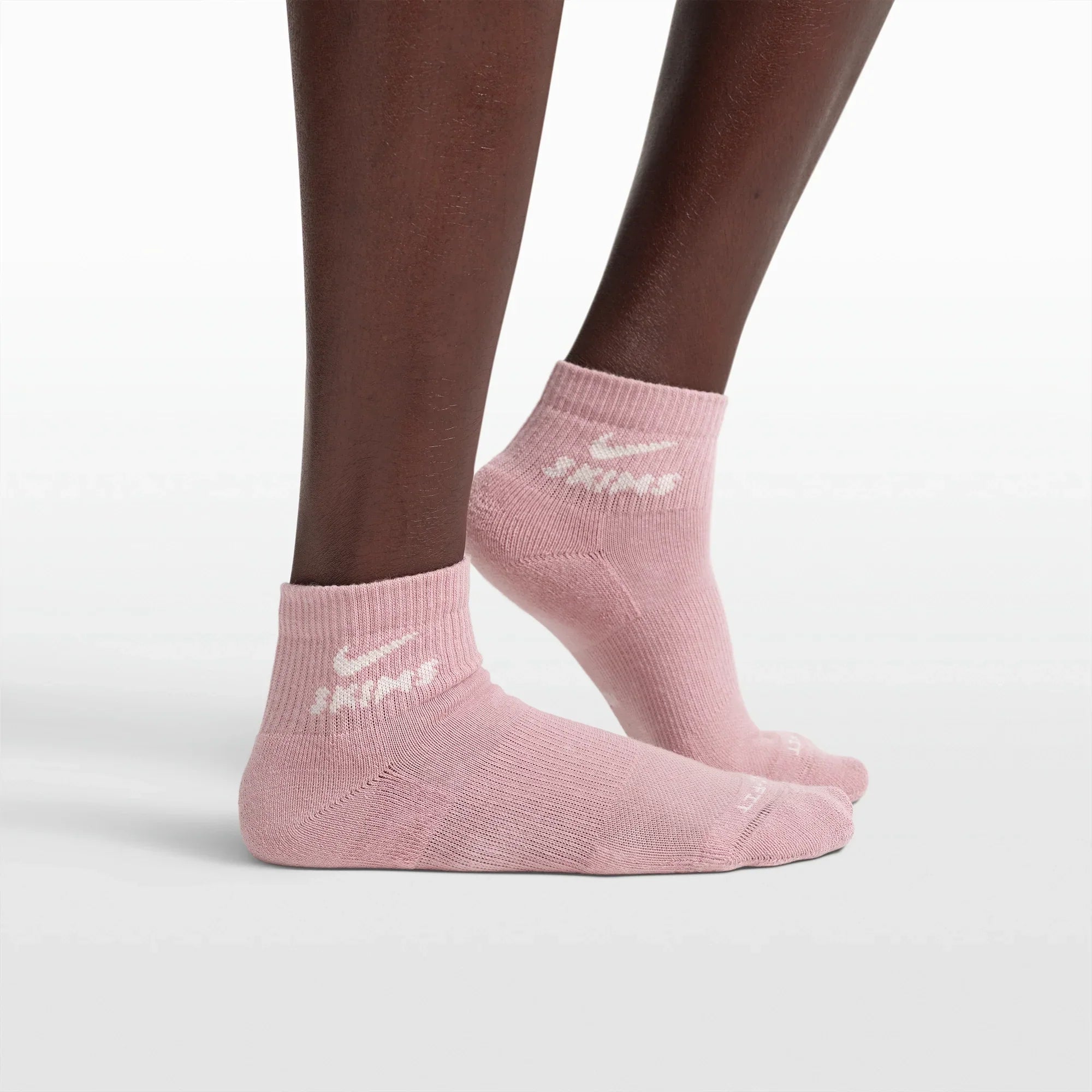 NikeSKIMS ACCESSORIES DRI-FIT QUARTER CREW SOCK 3-PACK | HIMALAYAN MULTI - Mind Türkiye