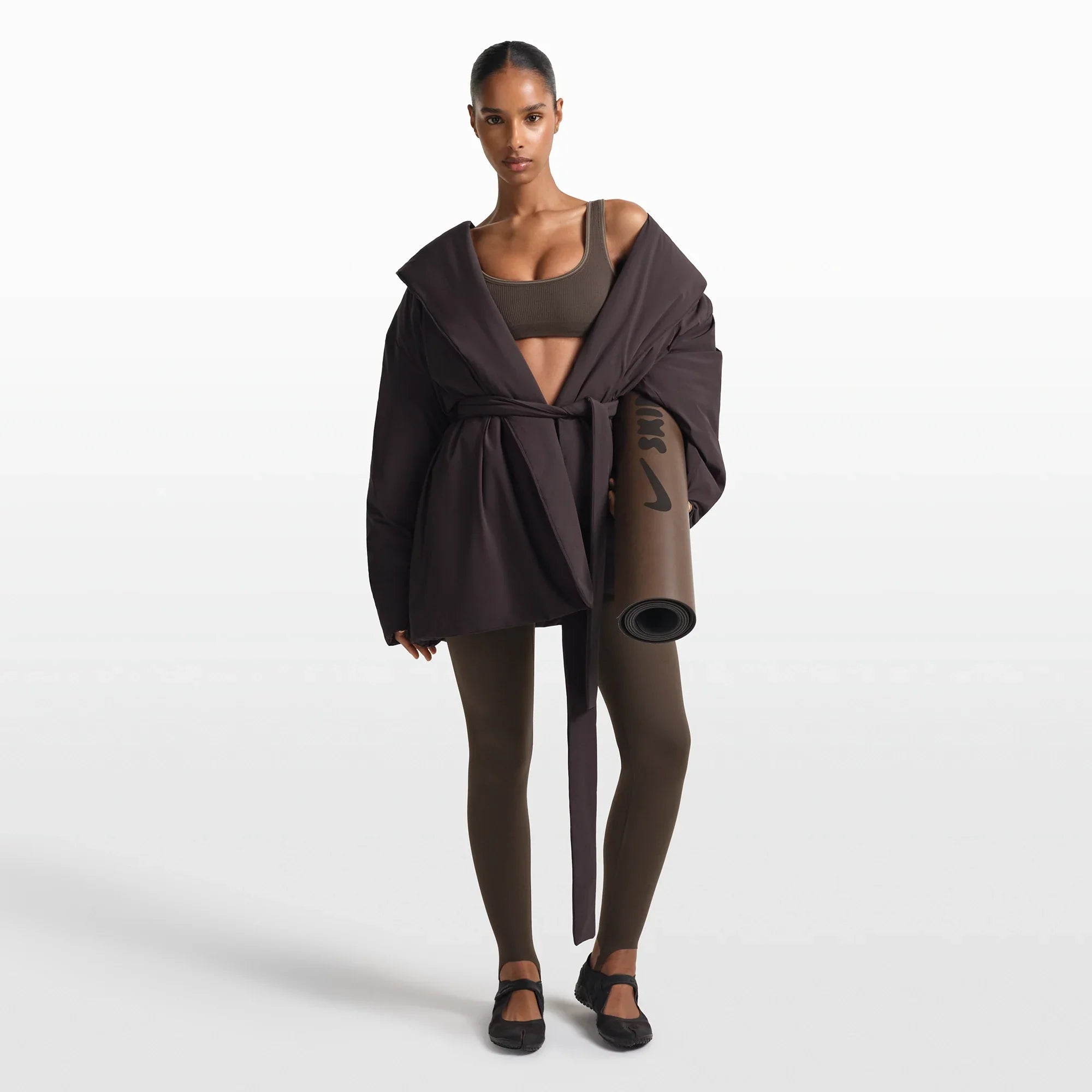 NikeSKIMS WOVEN NYLON WRAP COAT | PHOENIX - Mind Türkiye