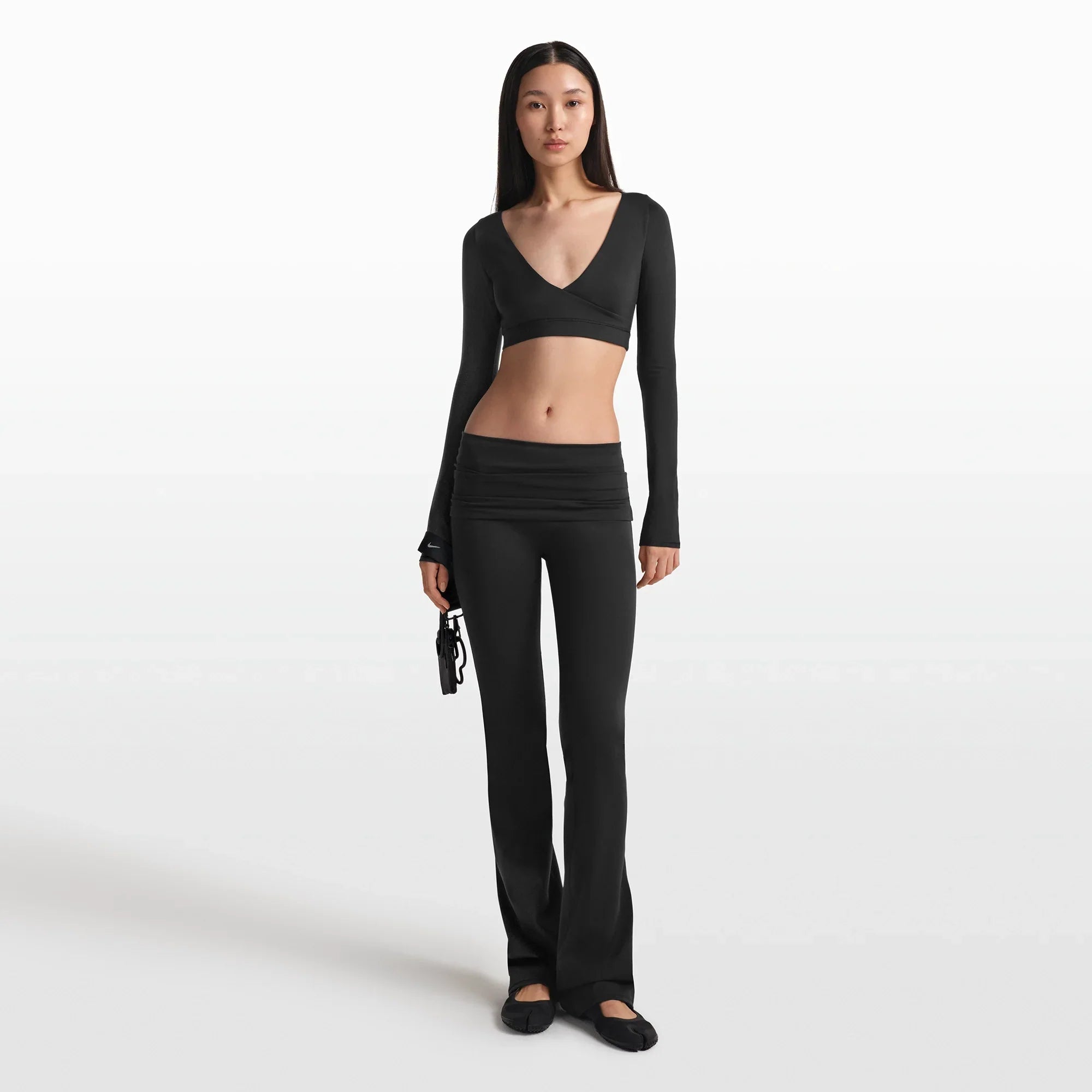 NikeSKIMS MATTE WRAP LONG SLEEVE CROPPED TOP | OBSIDIAN - Mind Türkiye