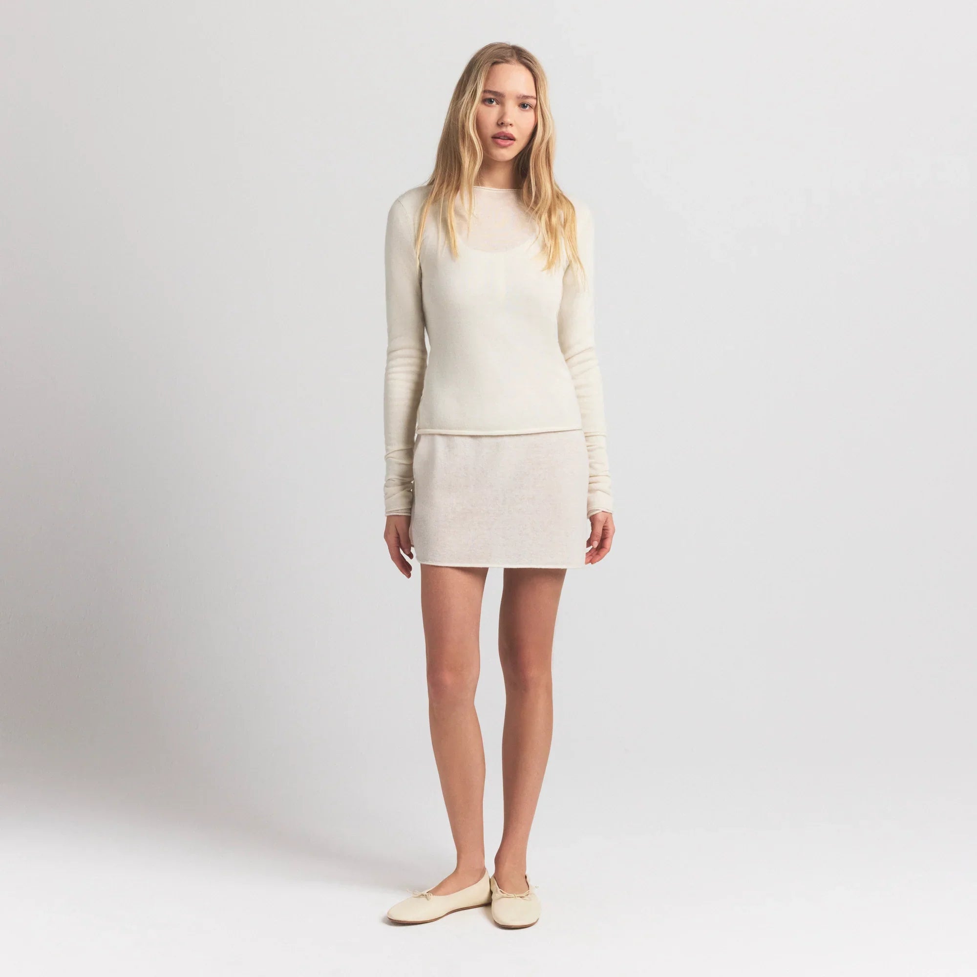 SKIMS FEATHERWEIGHT CASHMERE LONG SLEEVE TOP | EGRET - Mind Türkiye