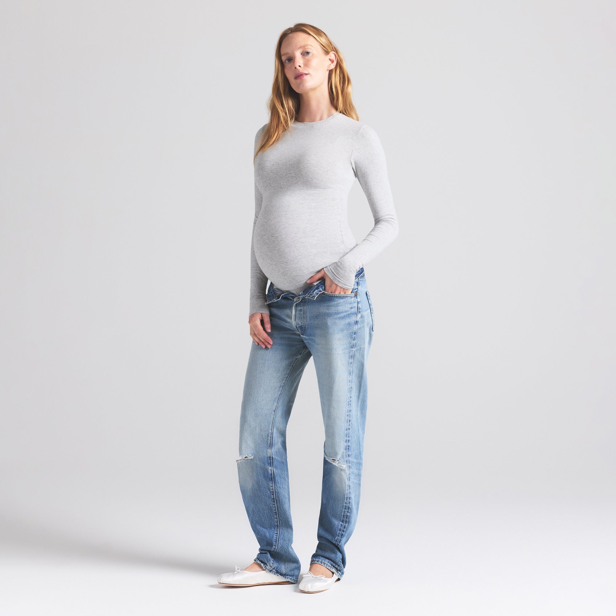 SKIMS COTTON JERSEY MATERNITY LONG SLEEVE T-SHIRT | LIGHT HEATHER GREY - Mind Türkiye