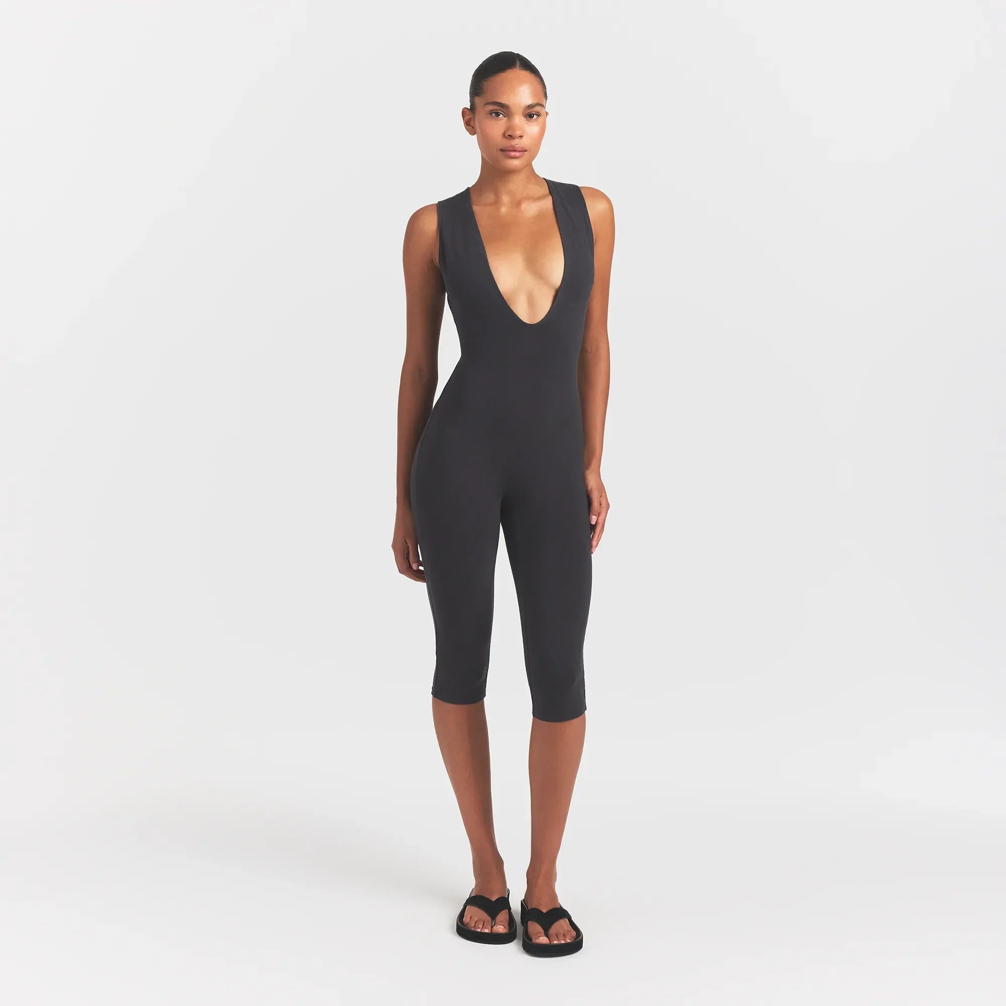 SKIMS OUTDOOR DEEP PLUNGE ONESIE | WASHED ONYX - Mind Türkiye