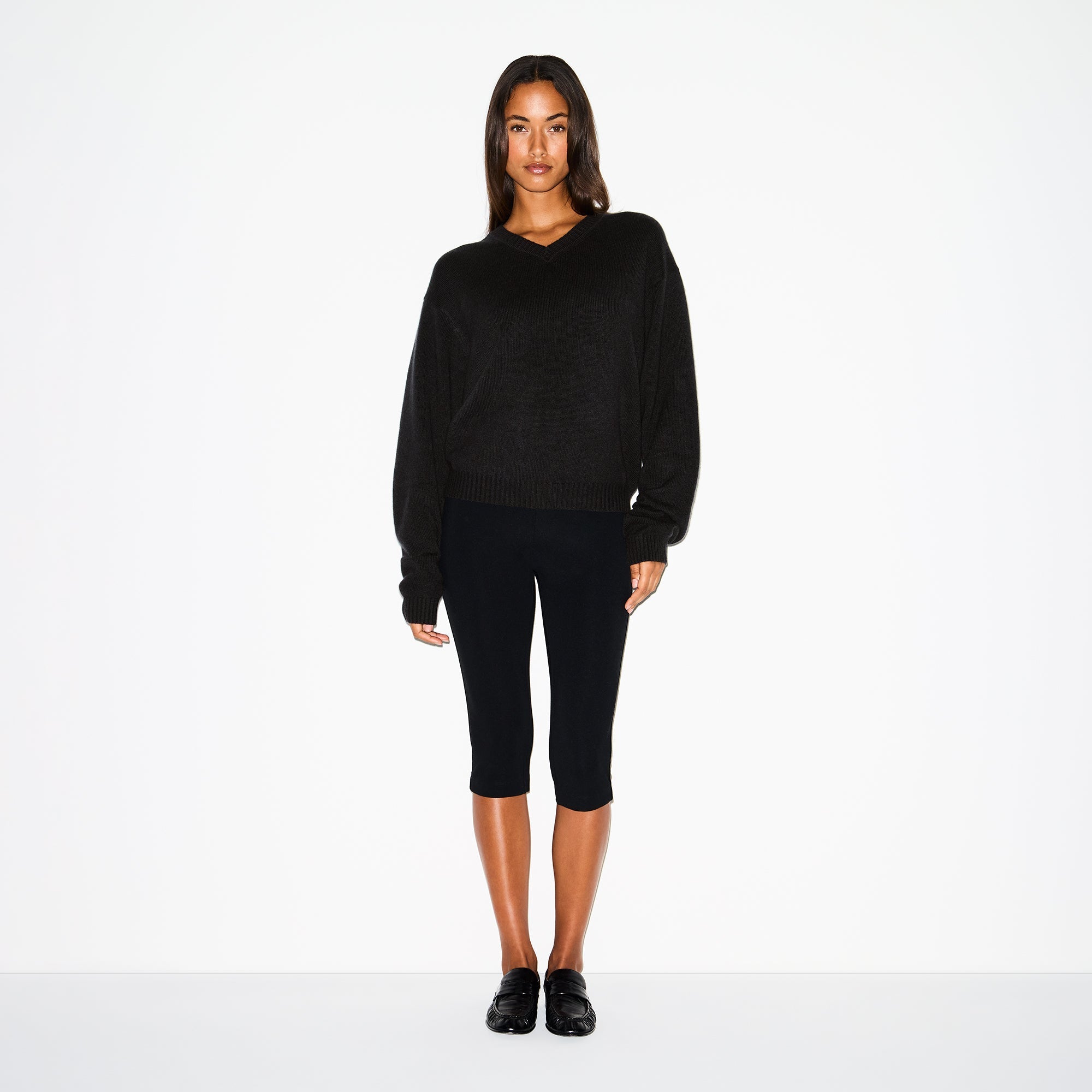 SKIMS WOOL CASHMERE OVERBedenD V NECK SWEATER | ONYX - Mind Türkiye