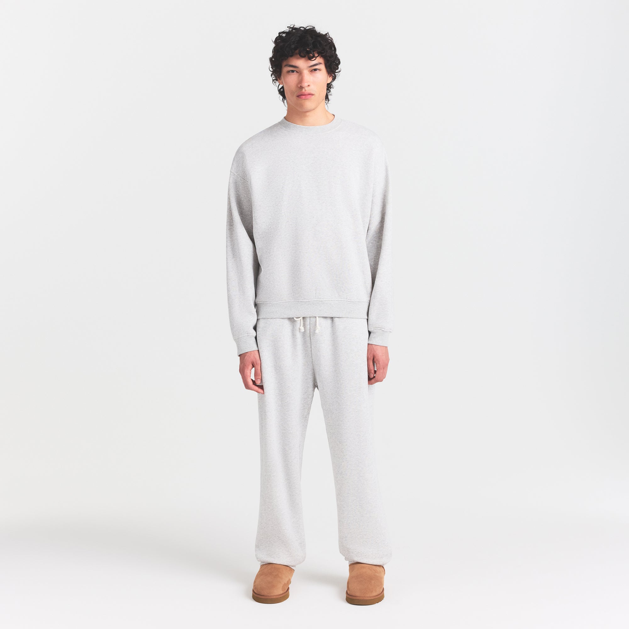 SKIMS FLEECE LOUNGE MENS RELAXED CREWNECK | LIGHT HEATHER GREY - Mind Türkiye