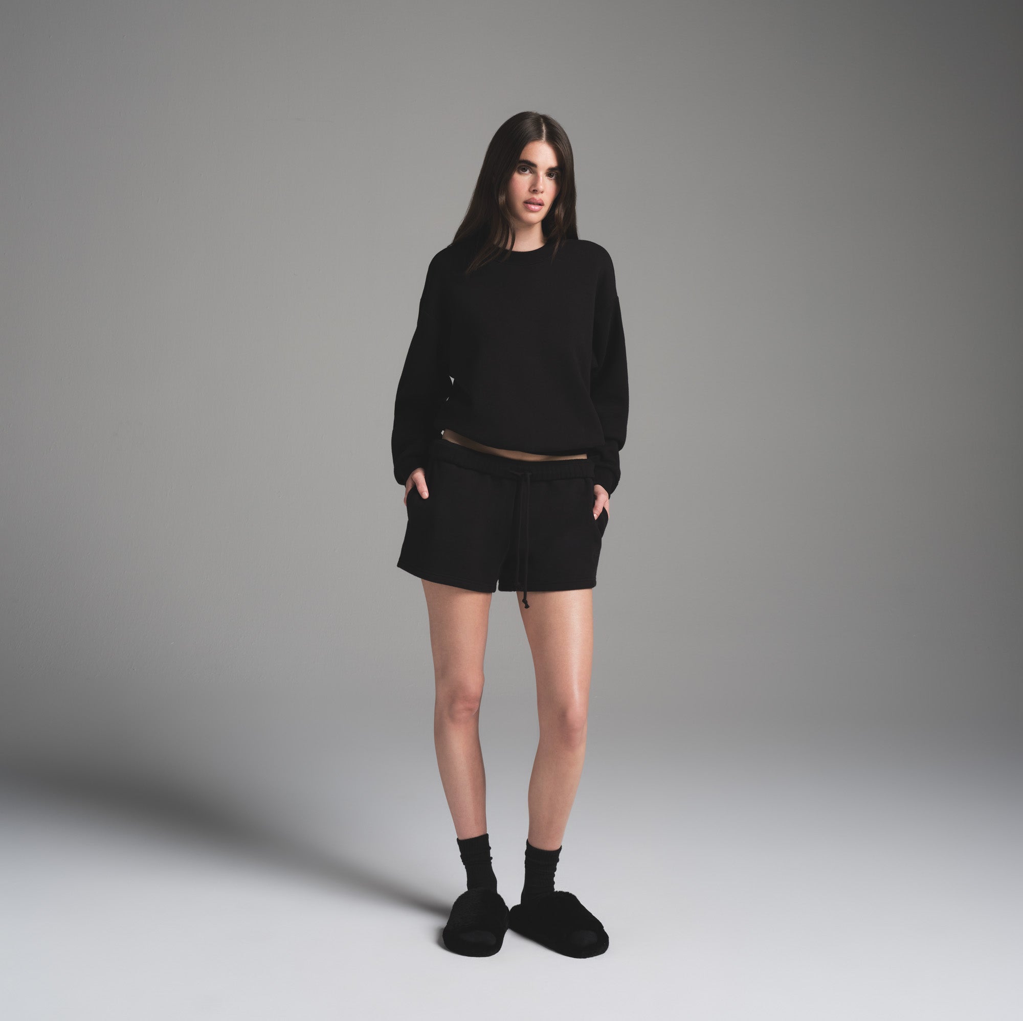 SKIMS COTTON FLEECE CLASSIC CREWNECK | ONYX - Mind Türkiye